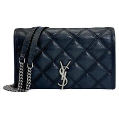 YSL Saint Laurent Becky Billetera de piel negra acolchada con cadena