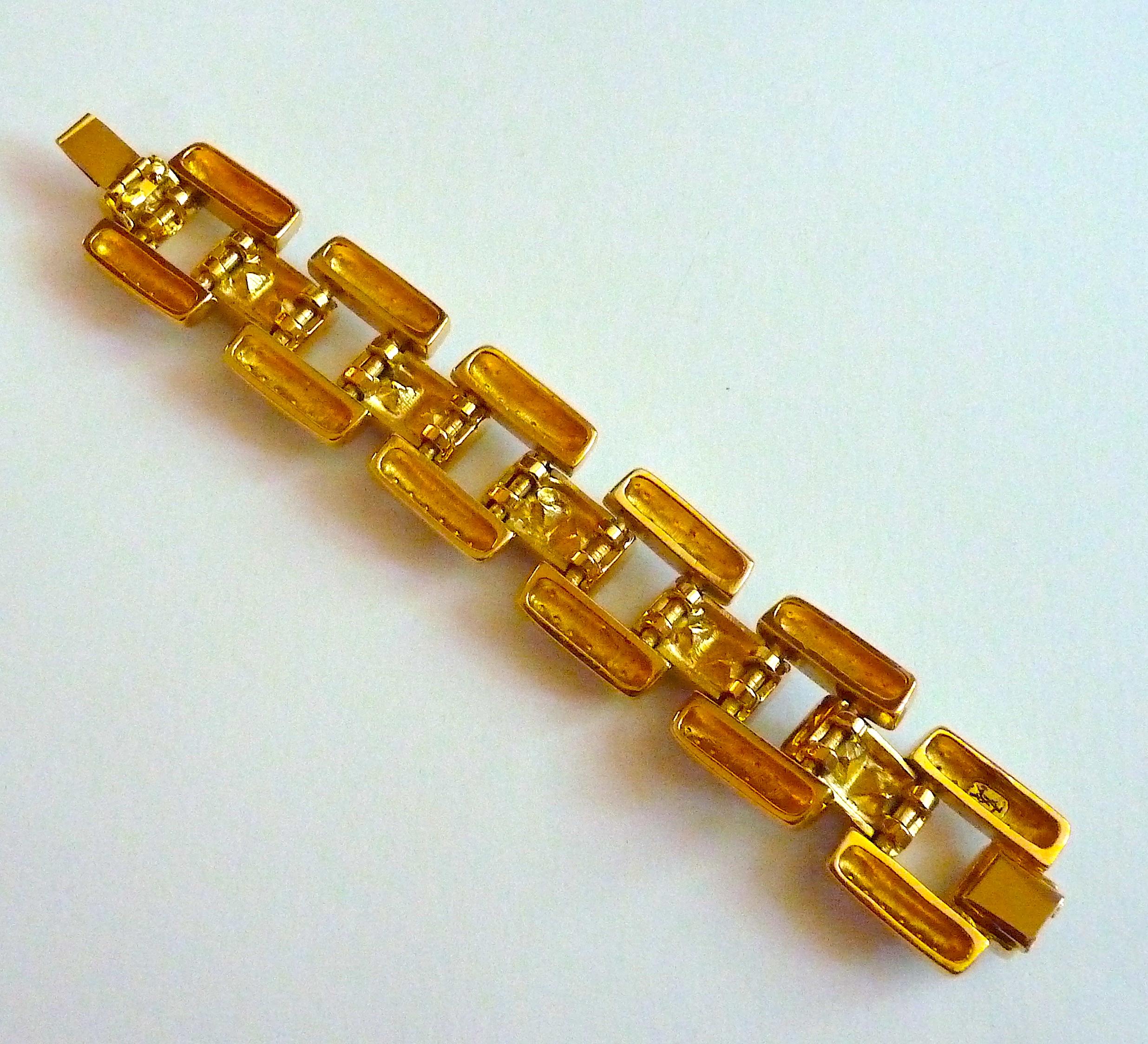The YSL Smoked Crystals & Gold Tone Metal Chunky Bracelet, Vintage des années 1990 en vente 1