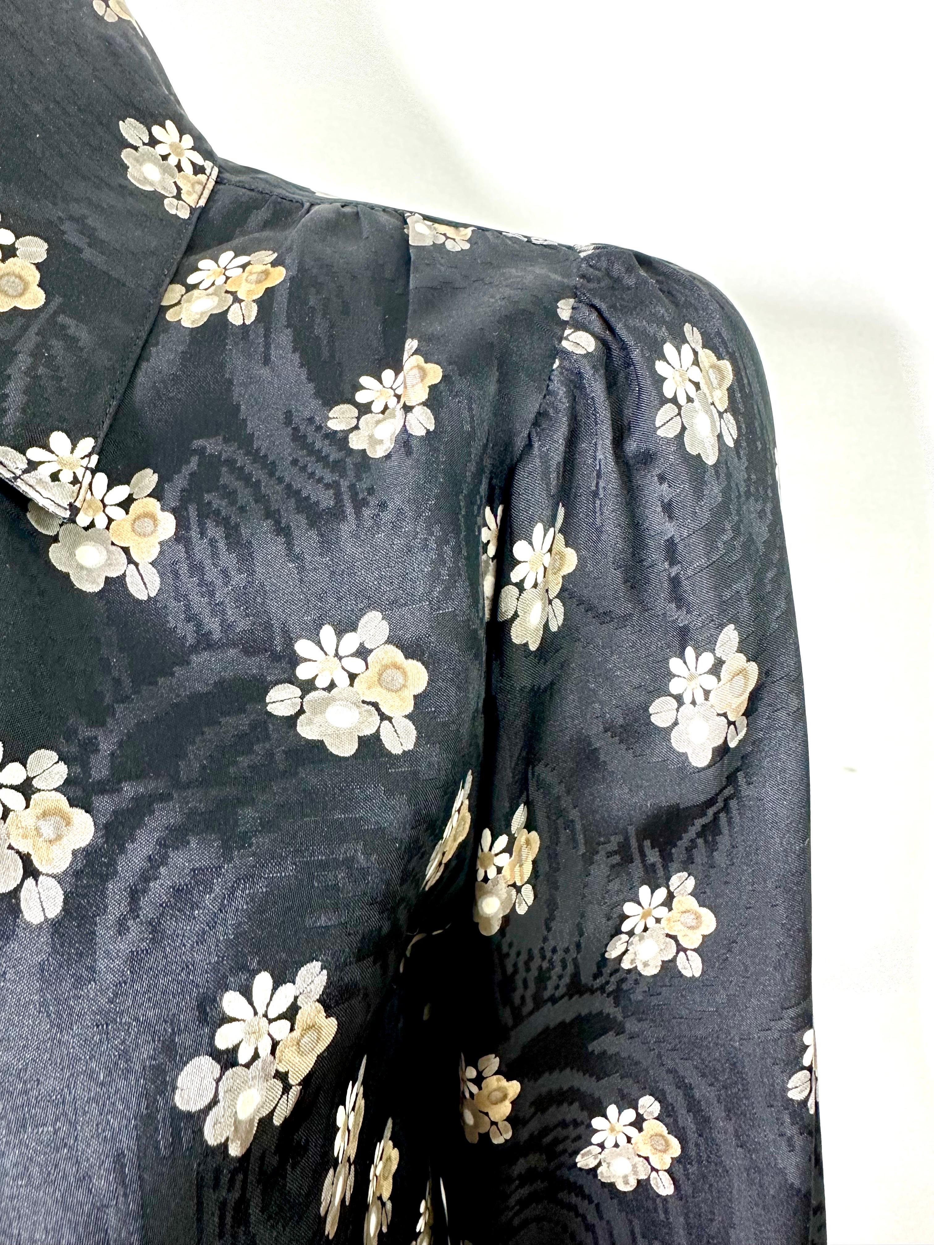 Ysl vintage Yves saint Laurent 70’s silk blouse For Sale 2