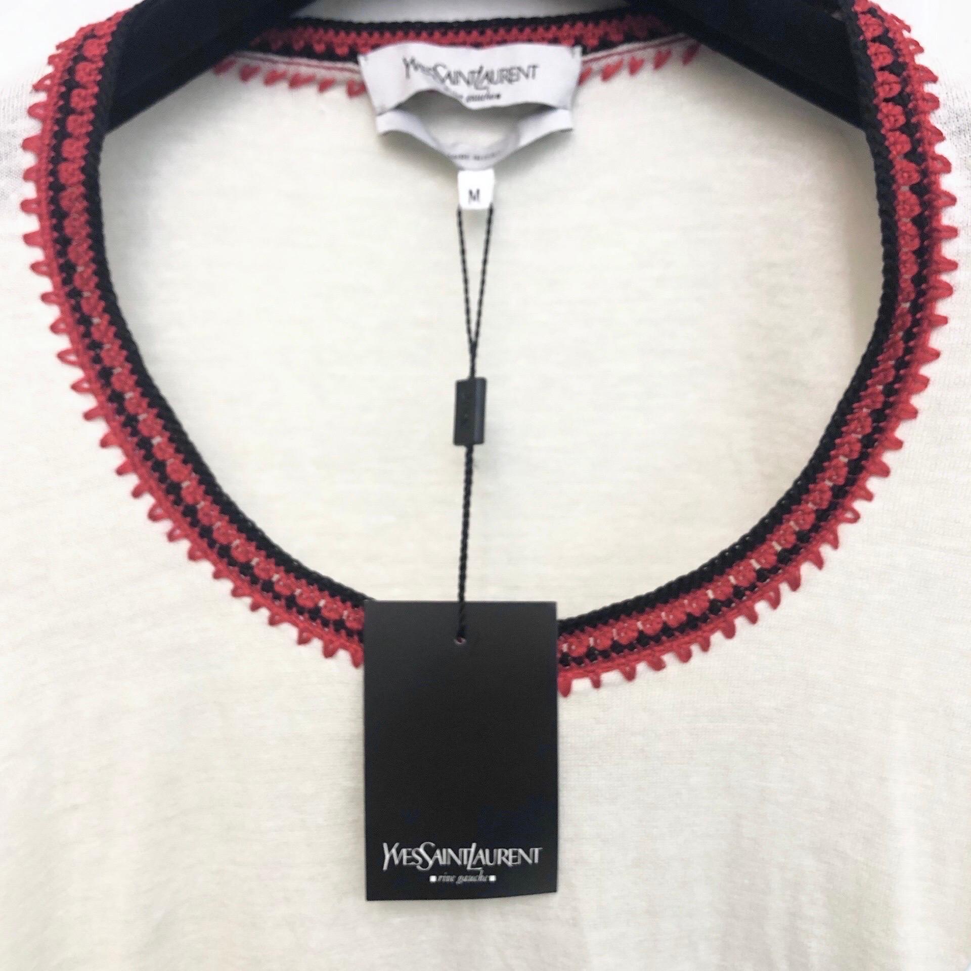 Women's or Men's YSL white wool and linen embroidered drop round neck top For Sale