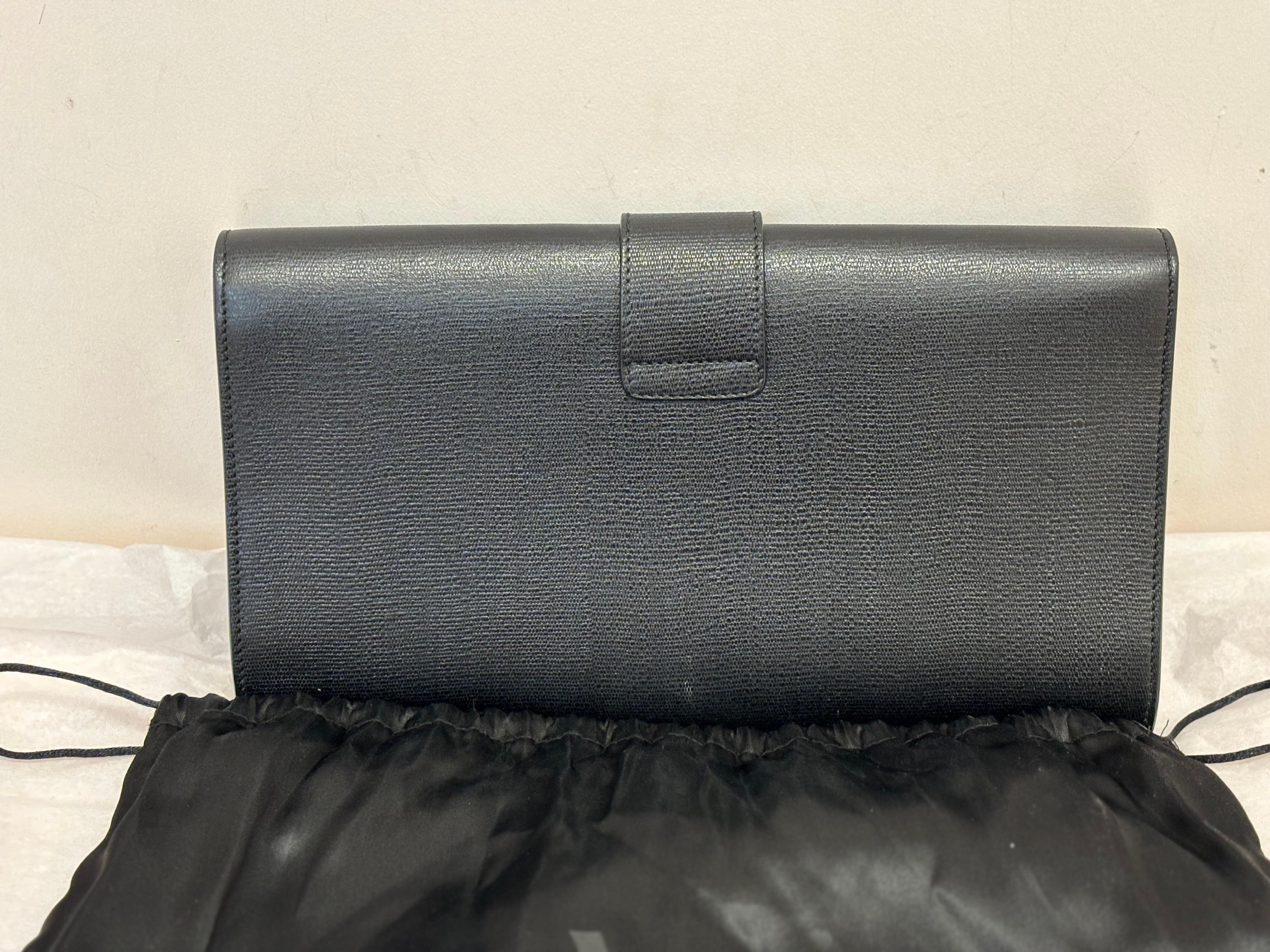 YSL Y Ligne Black Textured Leather Clutch w/Dust Bag In Good Condition For Sale In Port Hope, ON