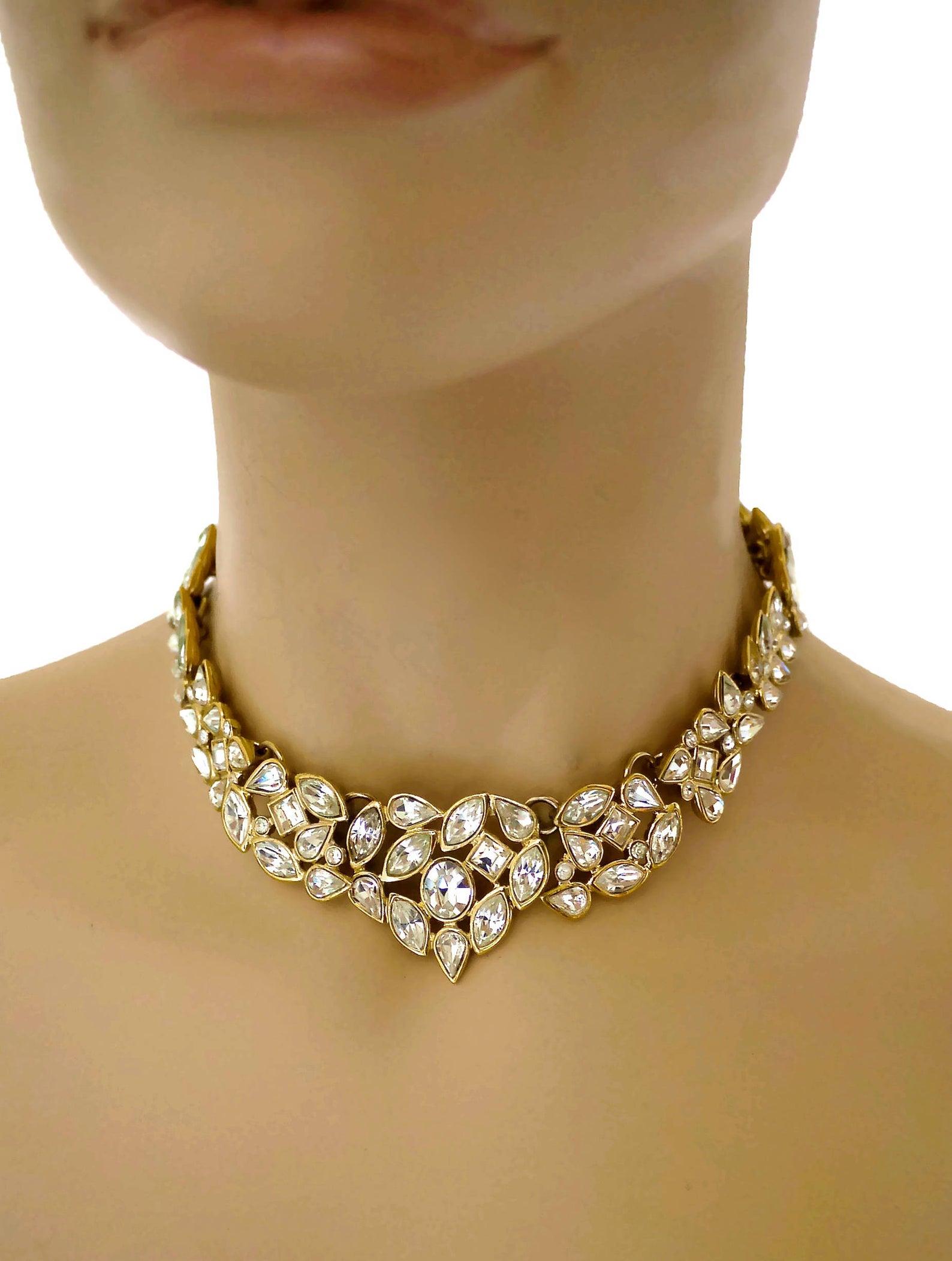 Vintage YSL Yves Saint Laurent by Robert Goossens Heart Rhinestone Choker Necklace

Measurements:
Height: 1 3/8 inches (3.49 cm)
Wearable Length: 16 6/8 inches (42.54 cm)

Features:
- 100% Authentic YVES SAINT LAURENT by Robert Goossens.
- Studded