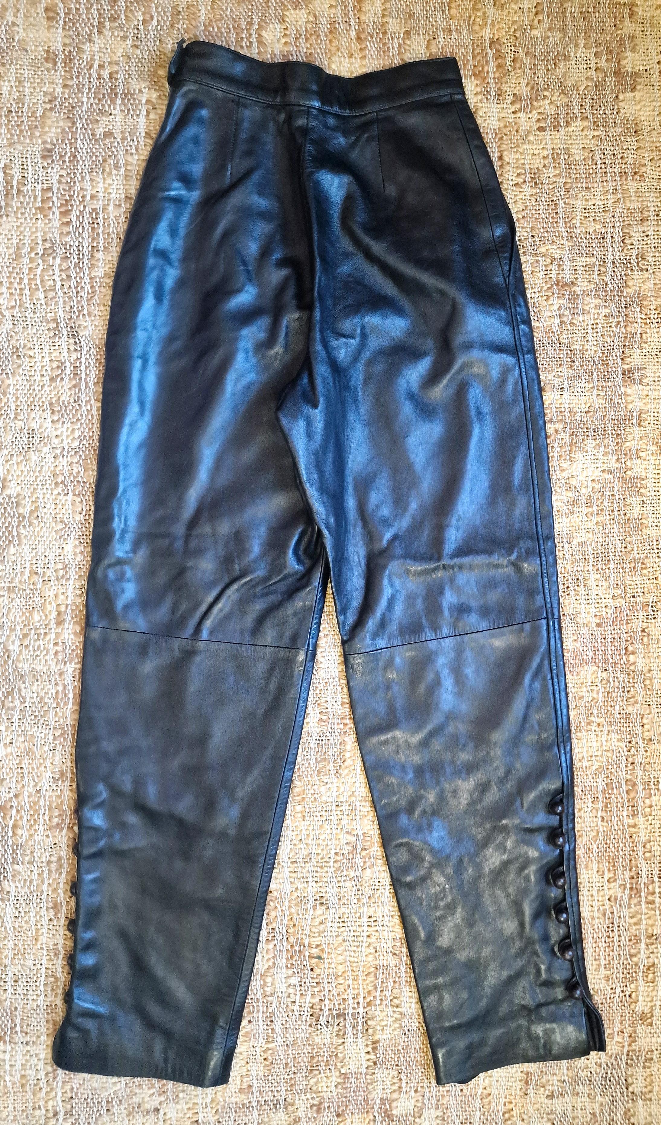 Yves Saint Laurent Rive Gauche Pantalon en cuir à taille haute Noir Petit Pantalon en vente 6