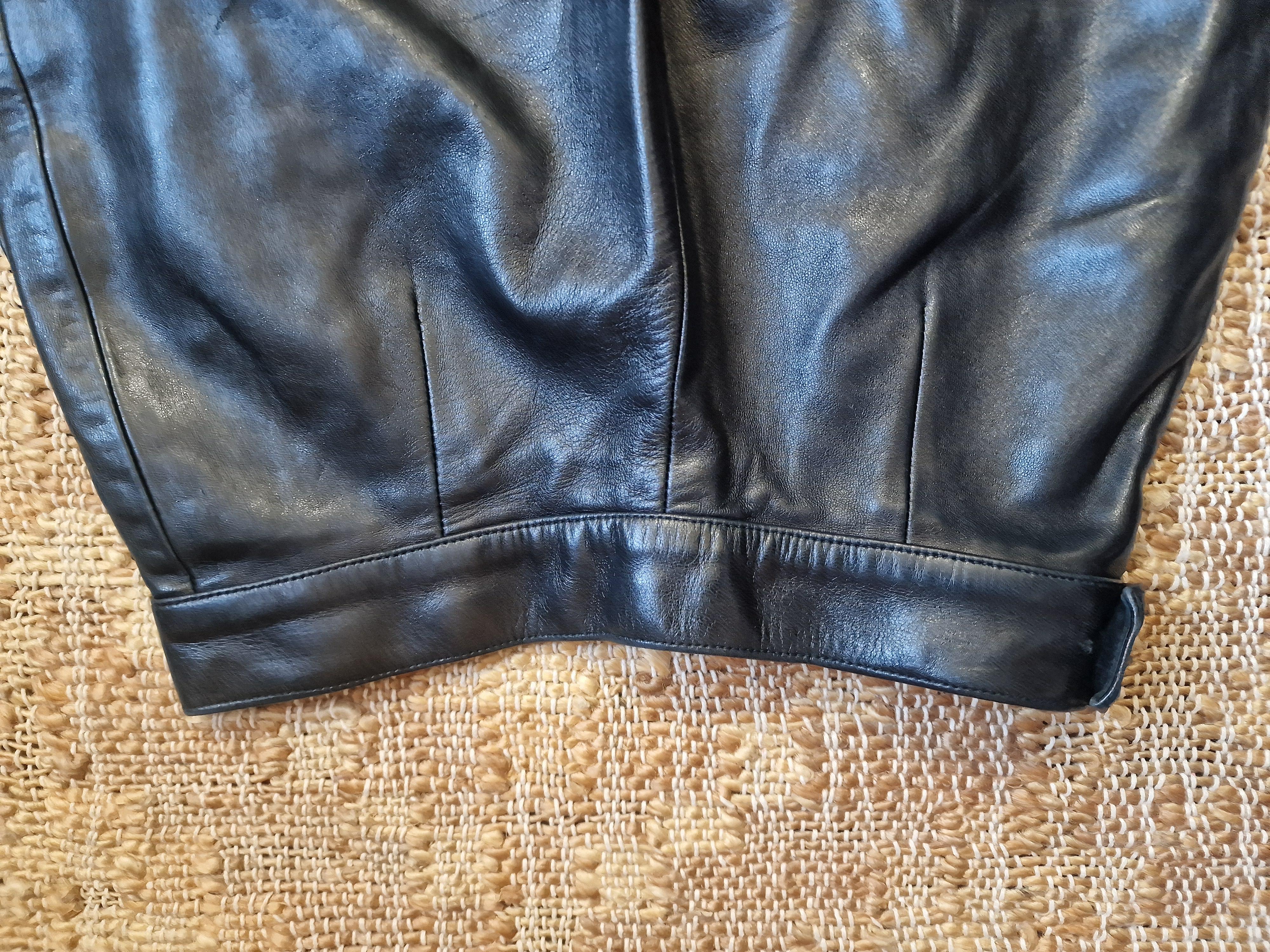Yves Saint Laurent Rive Gauche Pantalon en cuir à taille haute Noir Petit Pantalon en vente 7