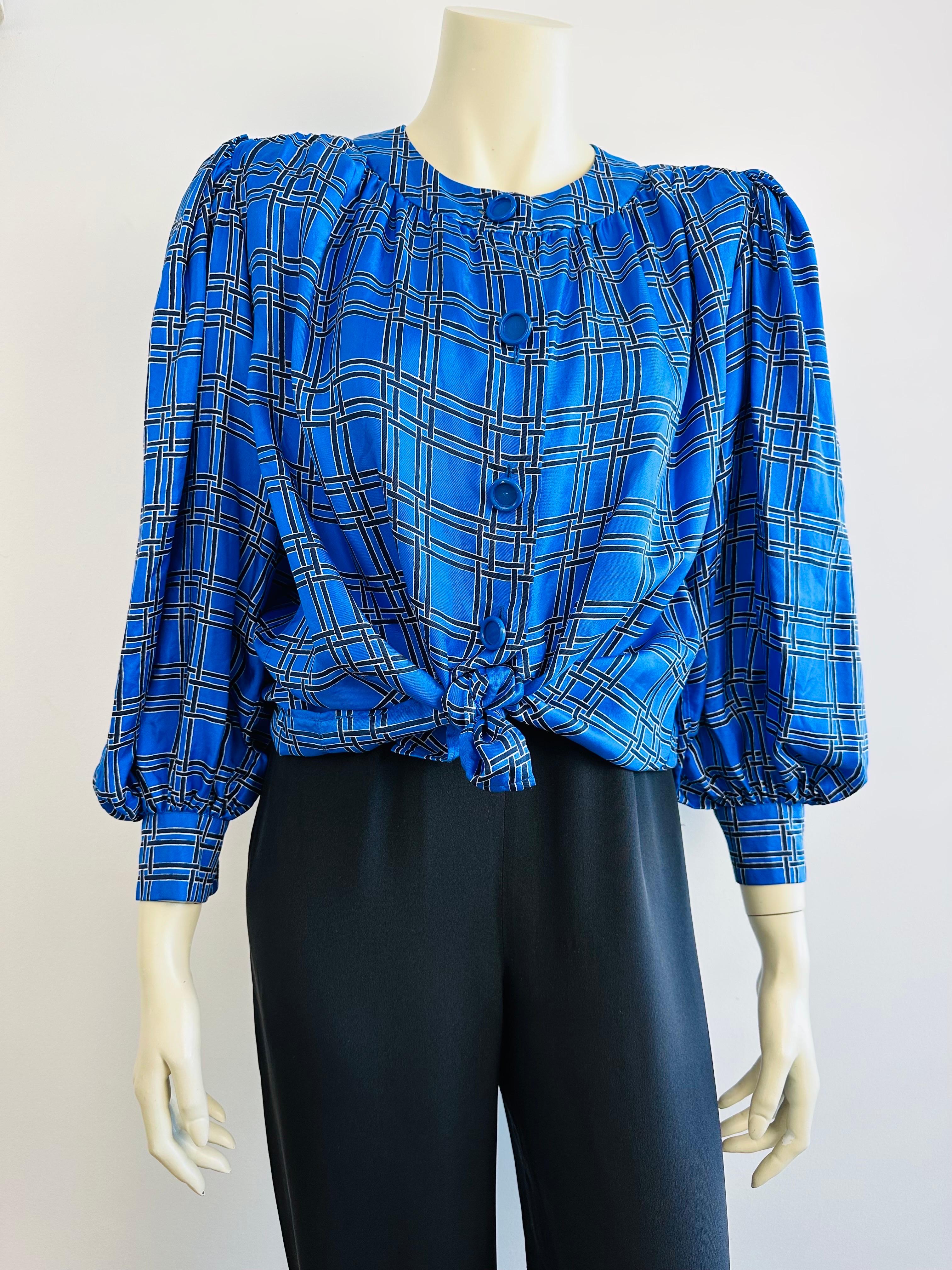 YSL Yves saint Laurent royal blue silk blouse from the 1970s In Good Condition For Sale In L'ESCALA, ES
