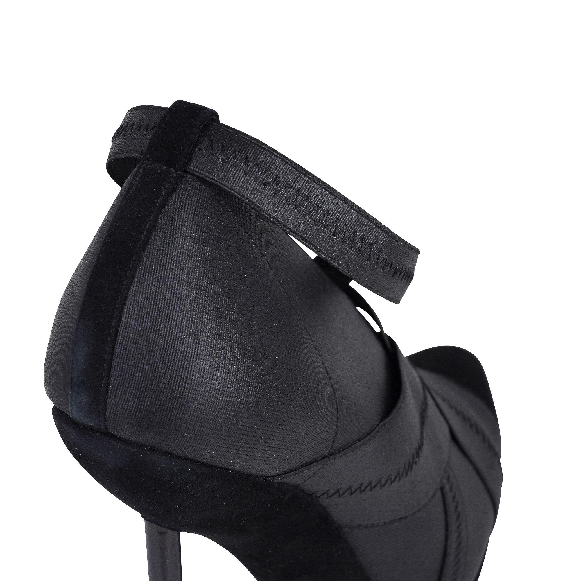 Women's YSL Yves Saint Laurent Shoe Platform Bandage and Suede Stiletto Shootie 39 / 9  For Sale