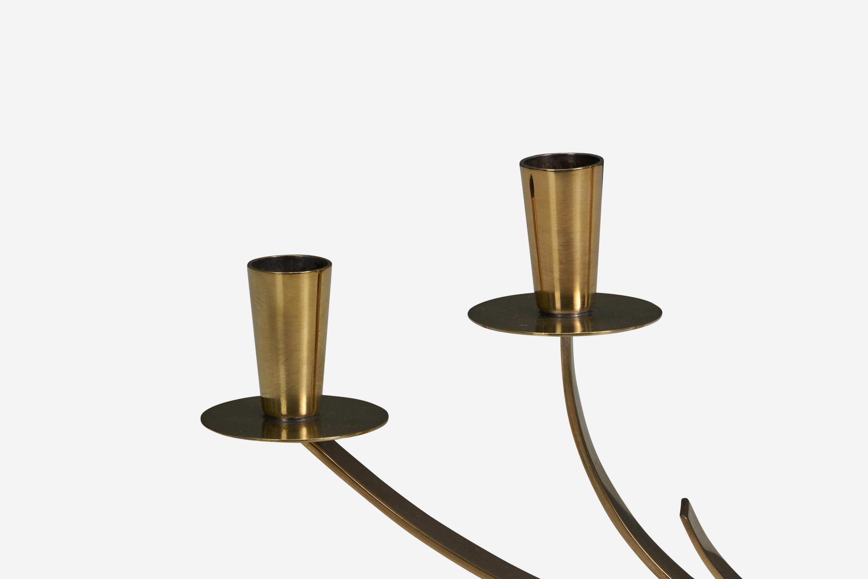 Ystad Metall, Candelabro, Ottone, Svezia, anni '40 In condizioni buone in vendita a High Point, NC