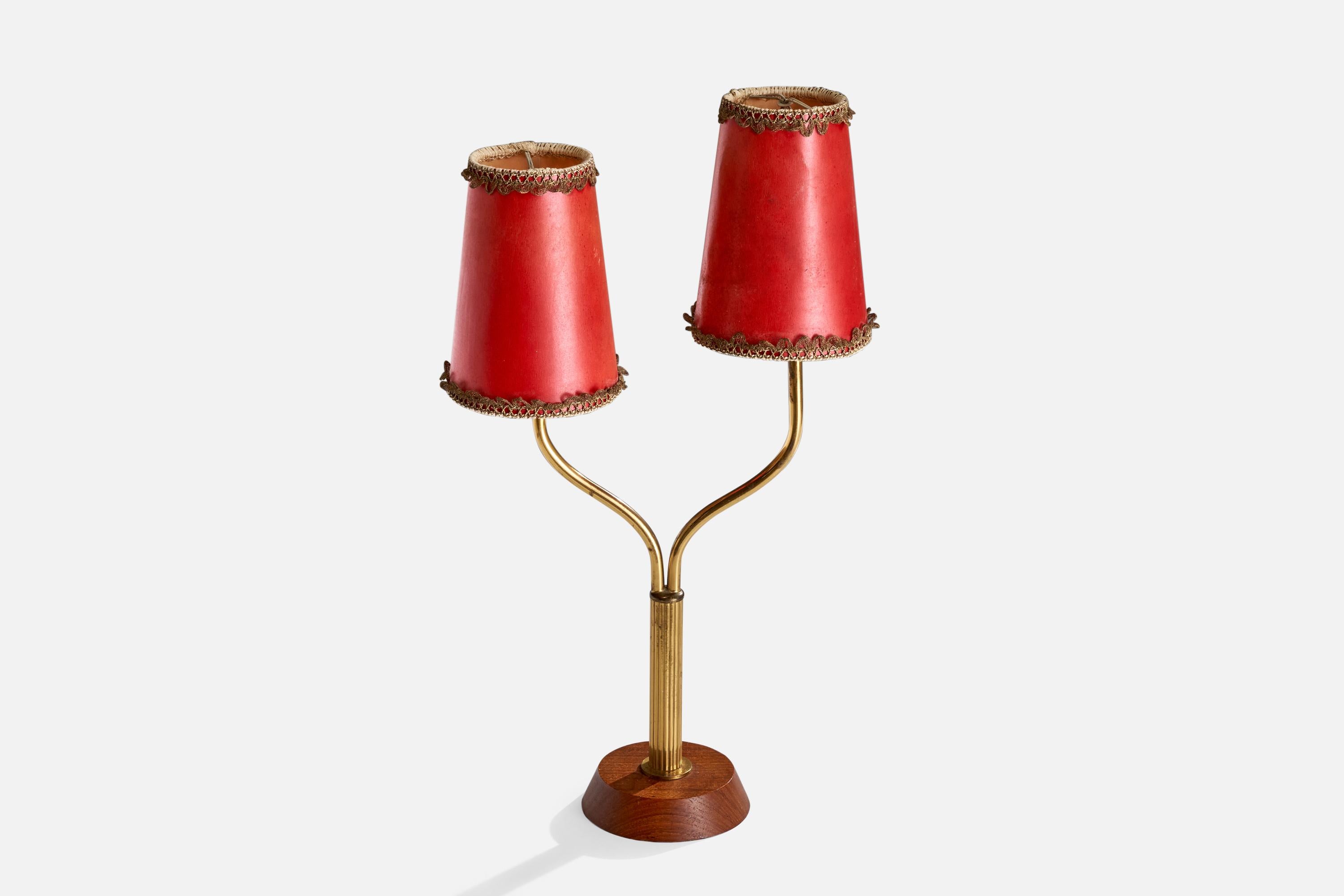 Scandinave moderne Ystad-Metall, lampe de table, laiton, teck, papier parchemin, Suède, années 1950 en vente