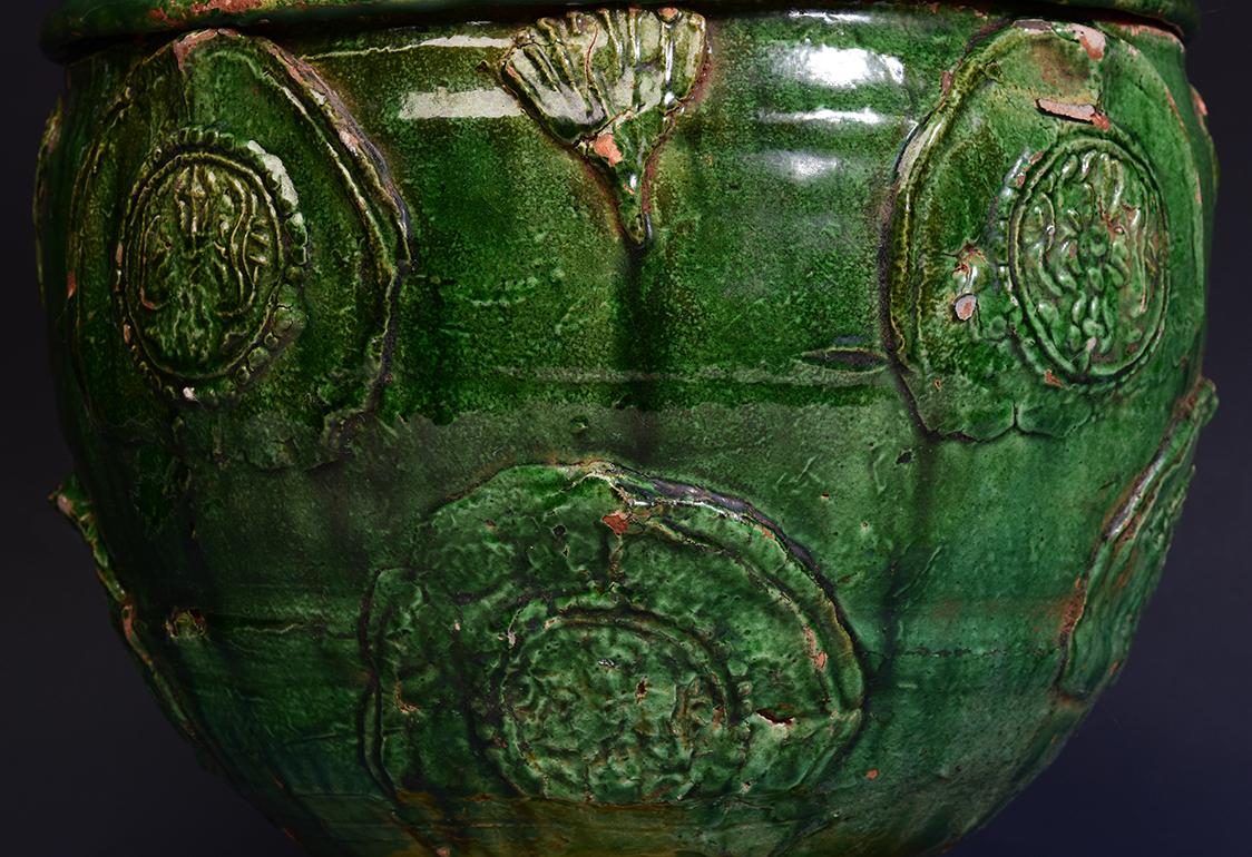 Fait main Ancienne poterie chinoise vernissée verte de la dynastie Yuan, jarre couverte en vente