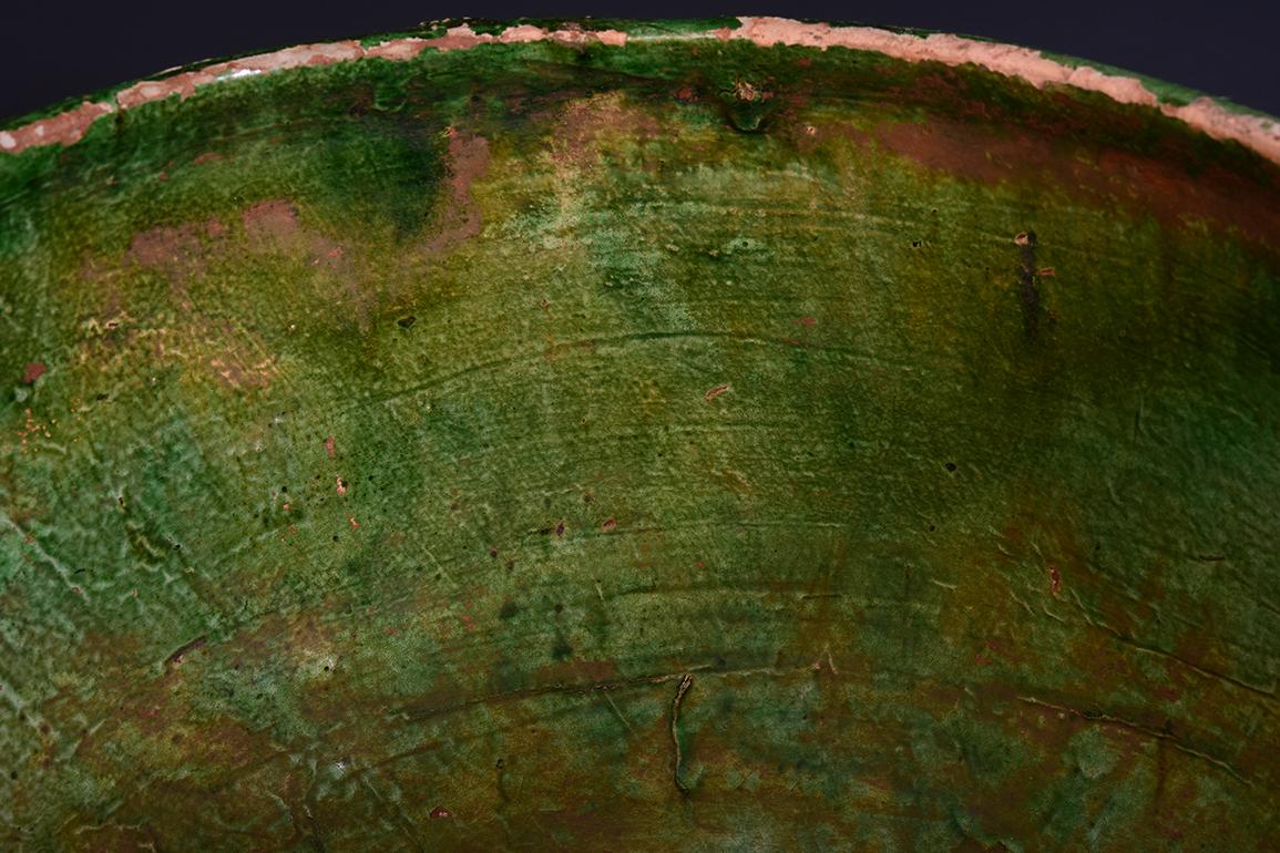 XVIIIe siècle et antérieur Ancienne poterie chinoise vernissée verte de la dynastie Yuan, jarre couverte en vente