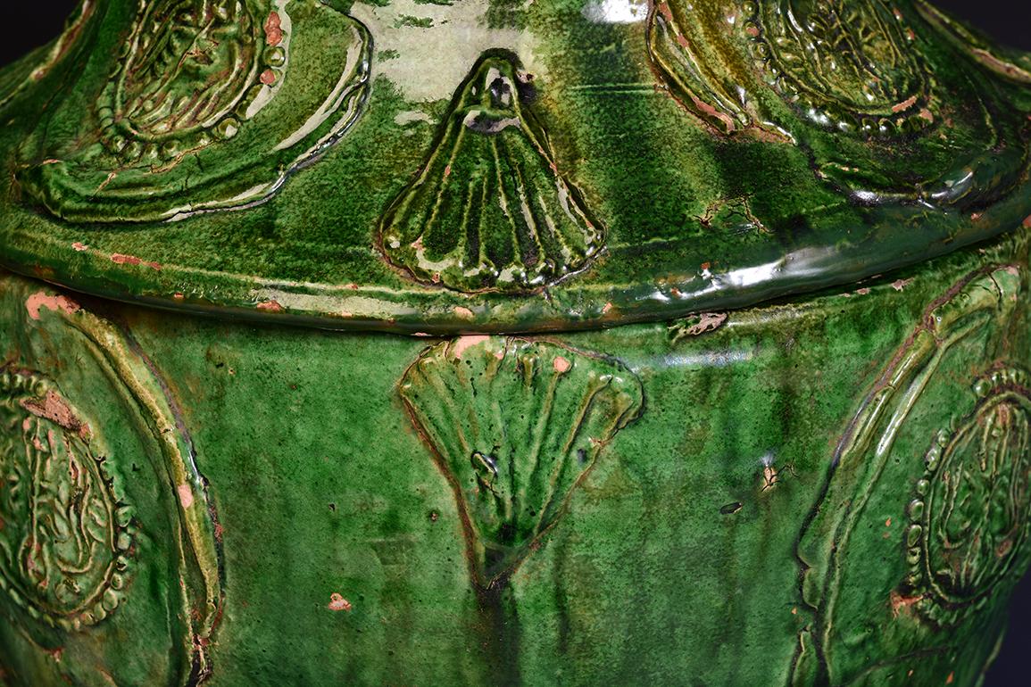 Ancienne poterie chinoise vernissée verte de la dynastie Yuan, jarre couverte en vente 1