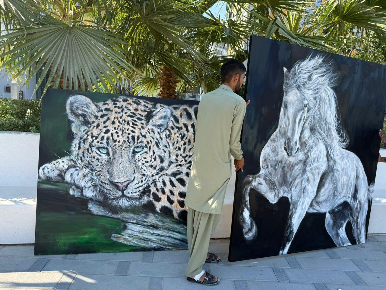 Resting Leopard - Gray Animal Painting by yuan henry