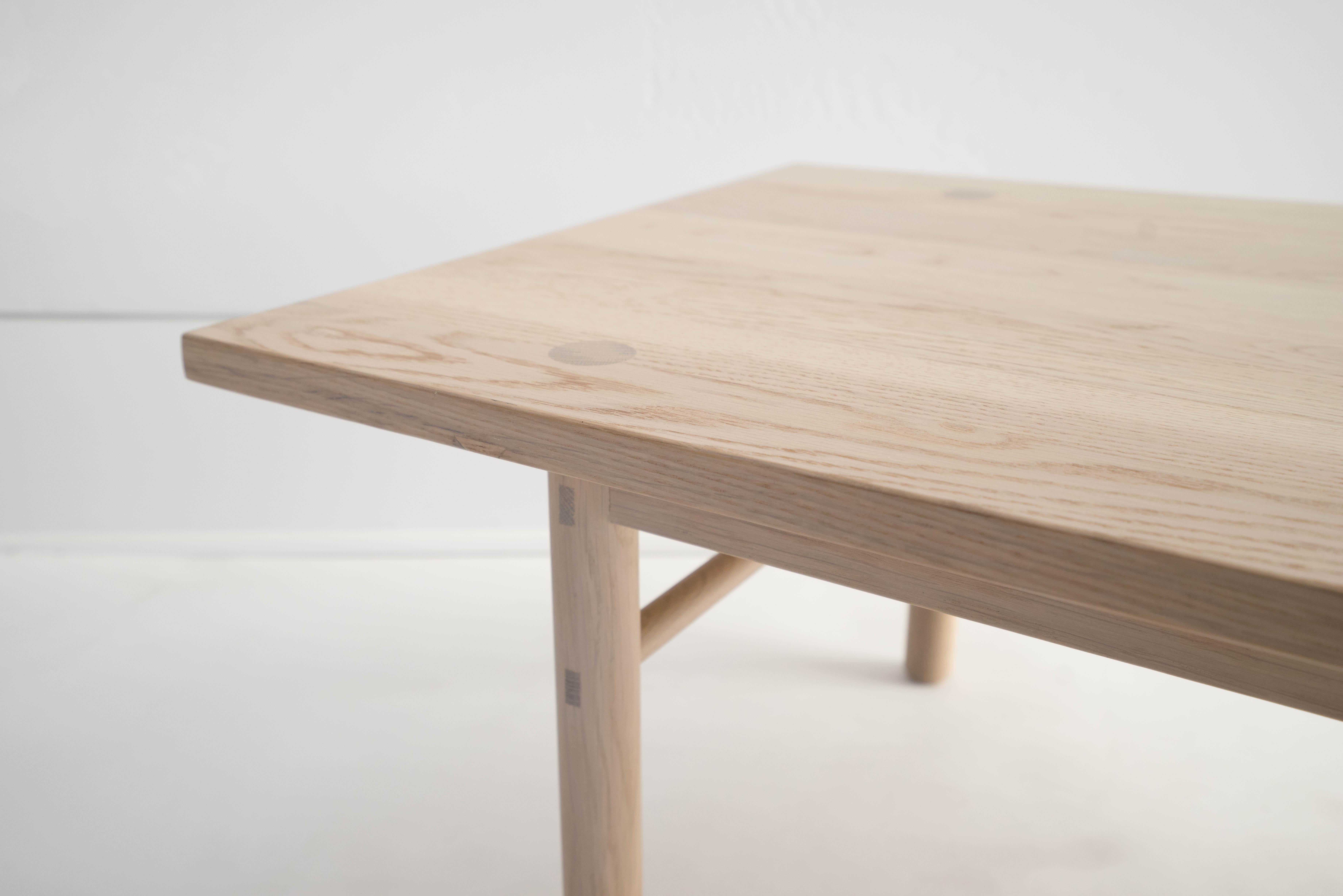 Minimaliste Table basse Yuba 106,7 cm par Sun at Six, table basse couleur chair en bois en vente