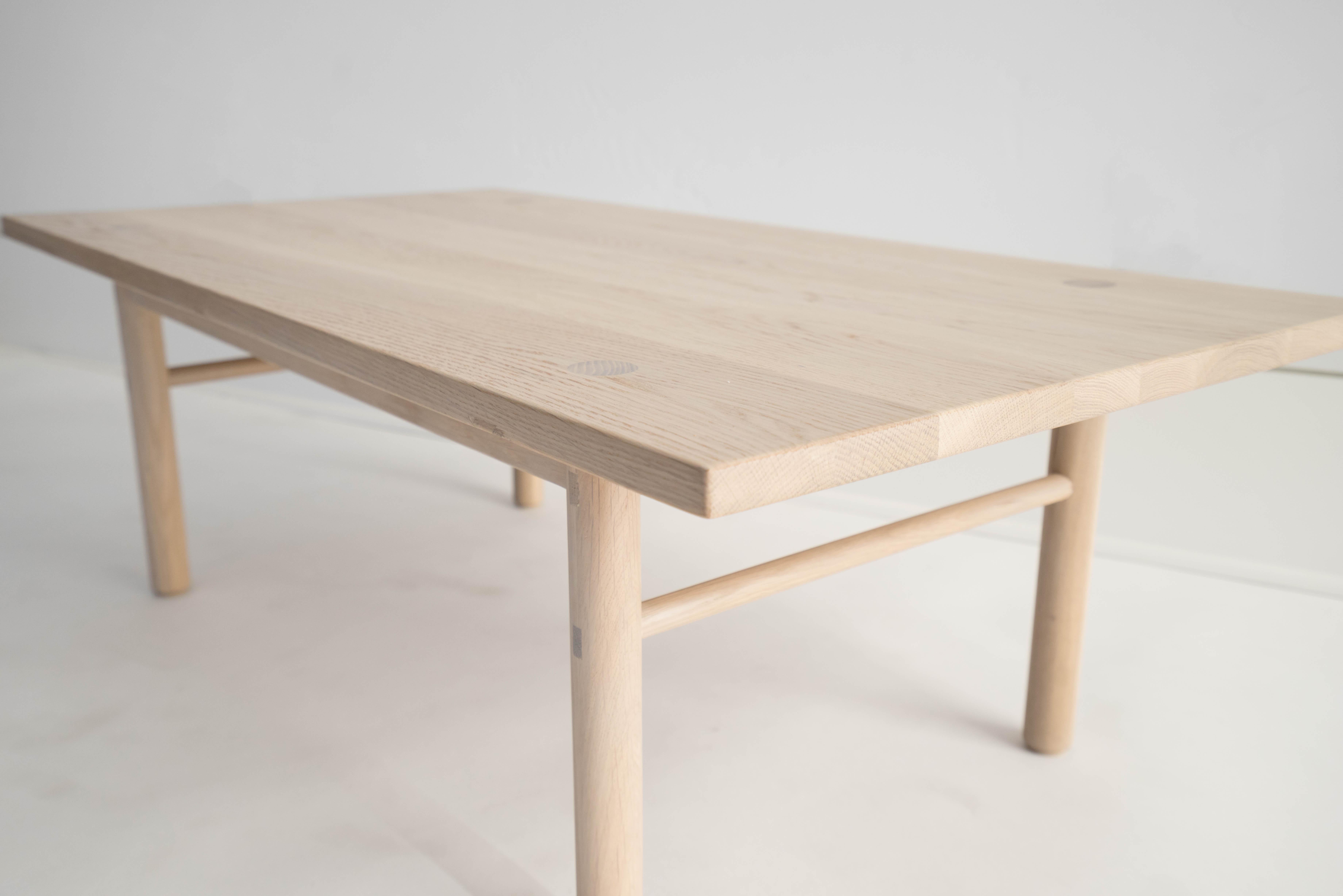 Minimalist Yuba Coffee Table 42