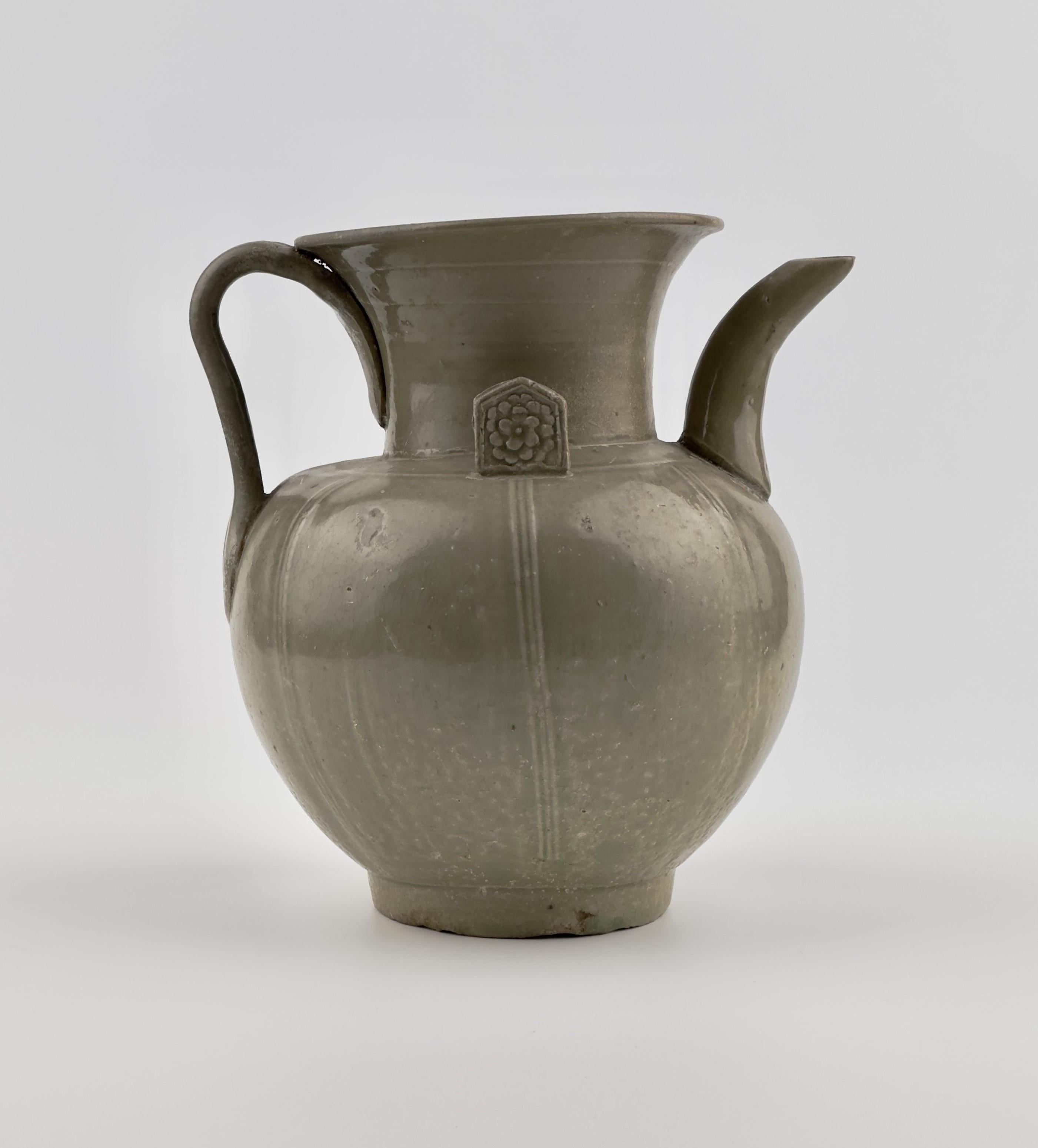 Yue Celadon Ewer, Late Tang-Northern Song Dynasty For Sale 6