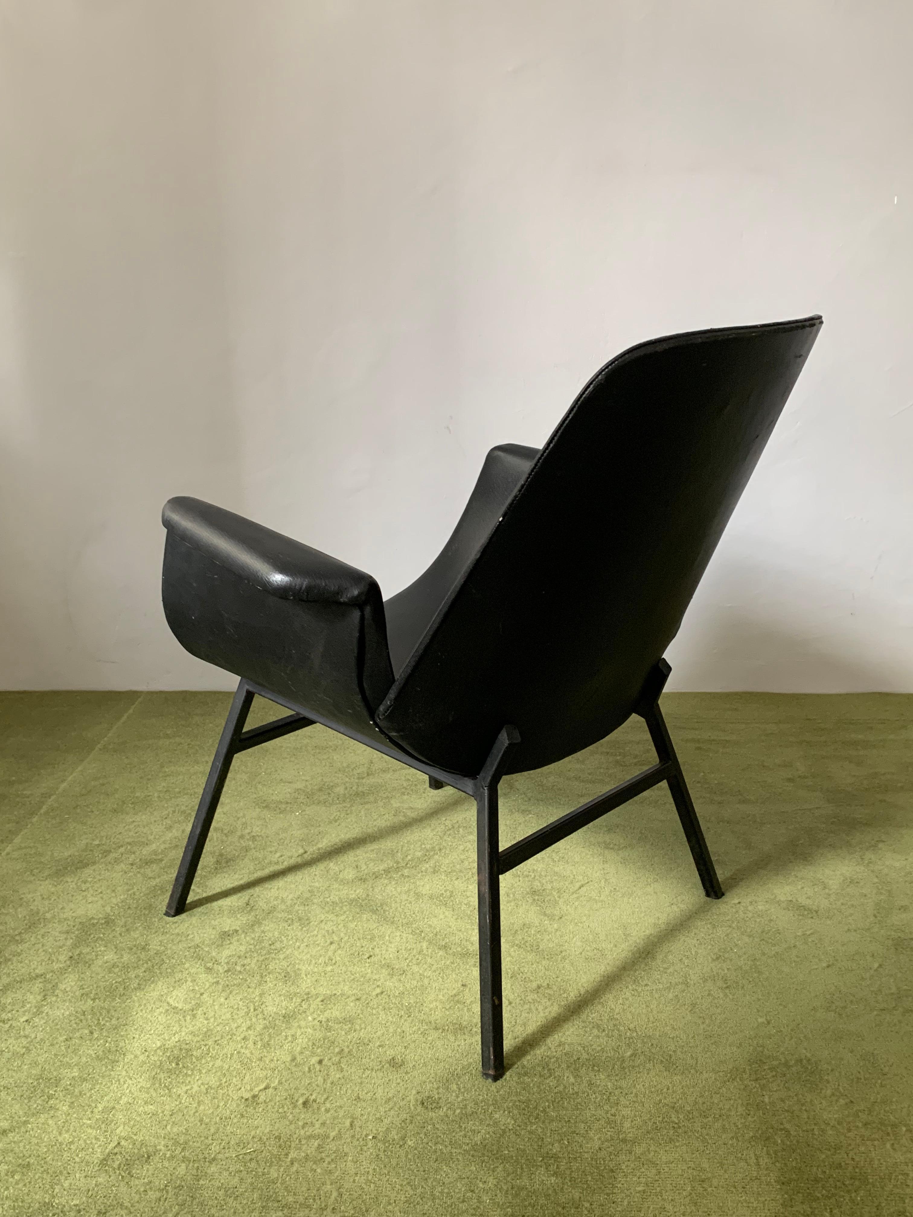 Yugoslavian Leather Lounge Chair from 1960's in the style of Alvin Lustig In Good Condition For Sale In Debrecen-Pallag, HU