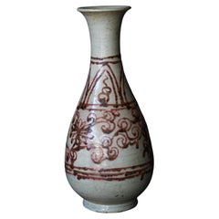 Yuhuchunping with Red Glaze and Floral Design / Chinese Antique / Ming Dynasty