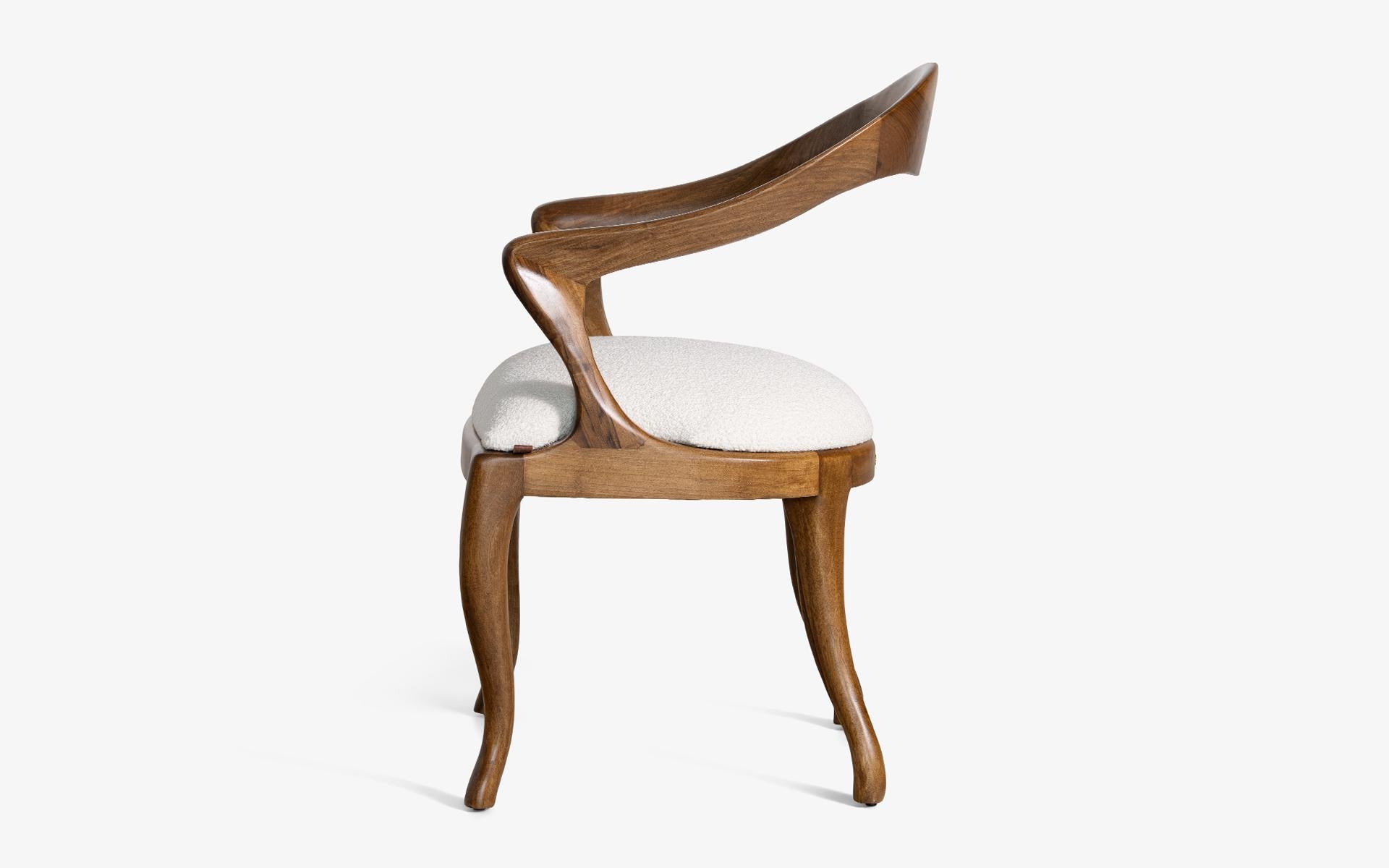Lagu values and cherishes local production, bringing together the artisanal crafts of boutique producers and user-friendly quality designs in the 'Lagu Selection'.

While Yuki Chair impresses with its curved structure and unique style, it also