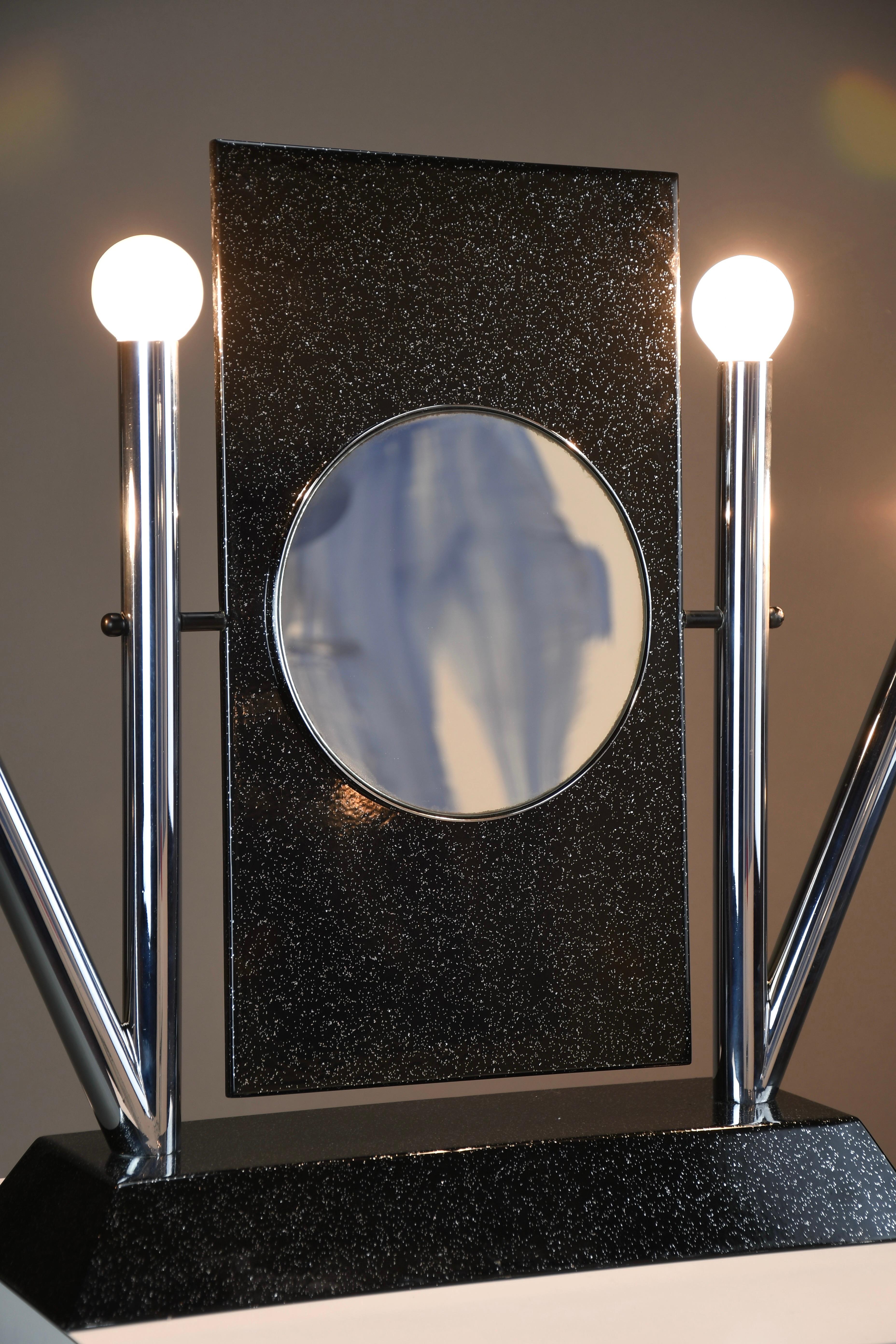 “Yukka” vanity mirror by Anna Anselmi for Bieffeplast, Italy, 1980 In Good Condition For Sale In Weesp, NL