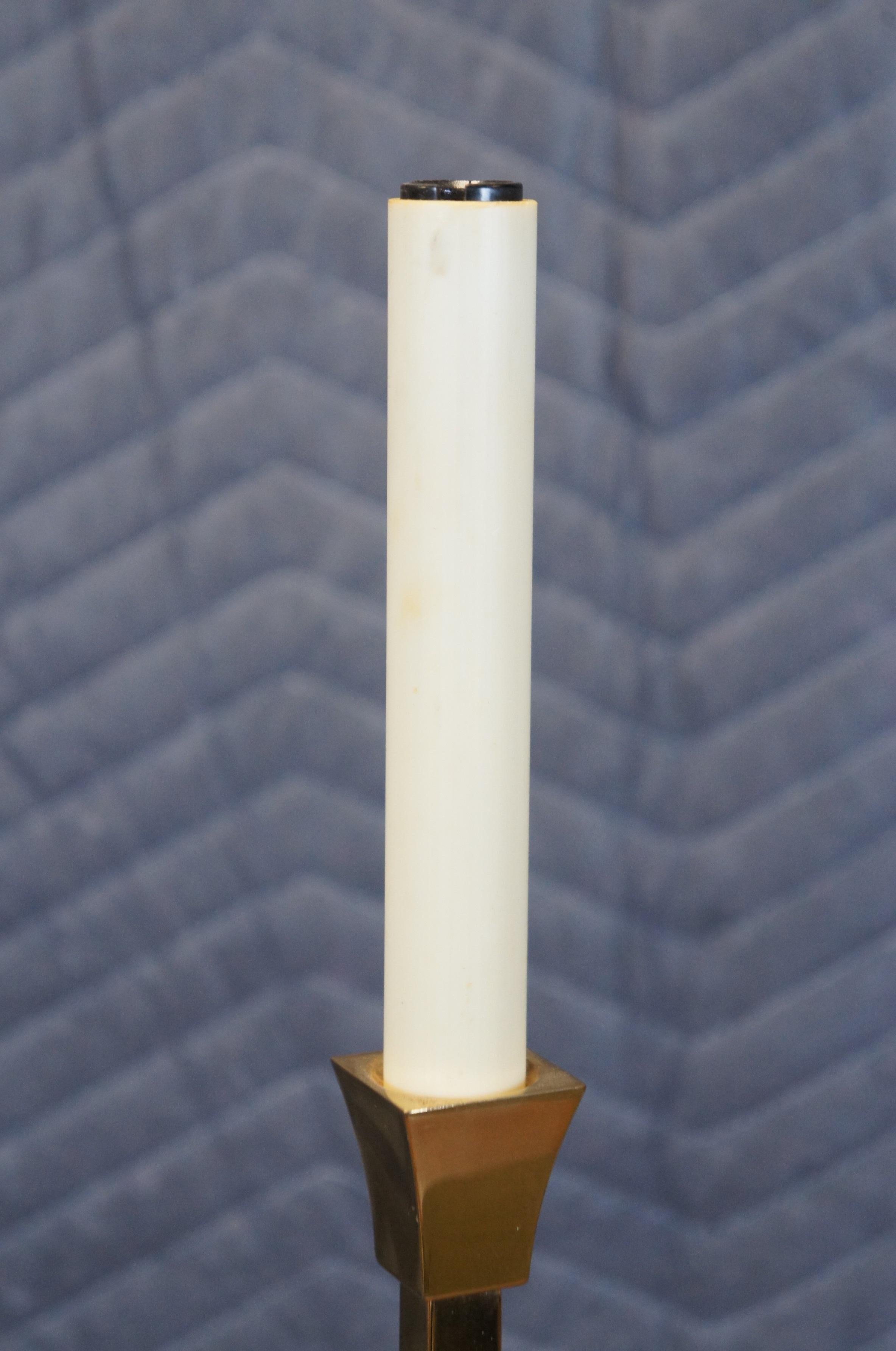 Yule Paige Lampada da tavolo a candelabro North Star in ottone laccato da 21 pollici In condizioni buone in vendita a Dayton, OH