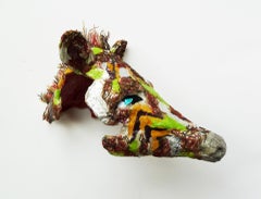 Cebra de Grevy - Escultura contemporánea hecha con materiales reciclados (marrón+verde)