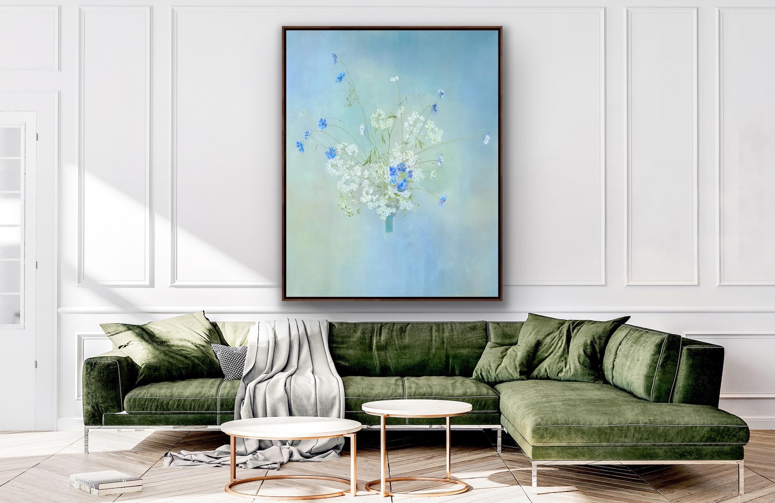 Ikebana, Original painting, Nature, Floral, Elegant, Blue, white, Flowers, Calm - Painting by Yuliya Martynova