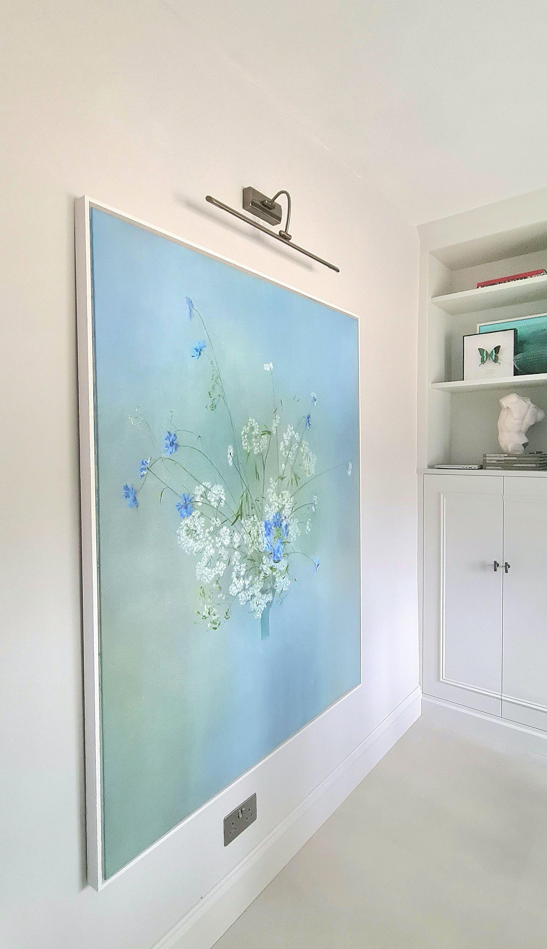 Ikebana, Original painting, Nature, Floral, Elegant, Blue, white, Flowers, Calm - Contemporary Painting by Yuliya Martynova