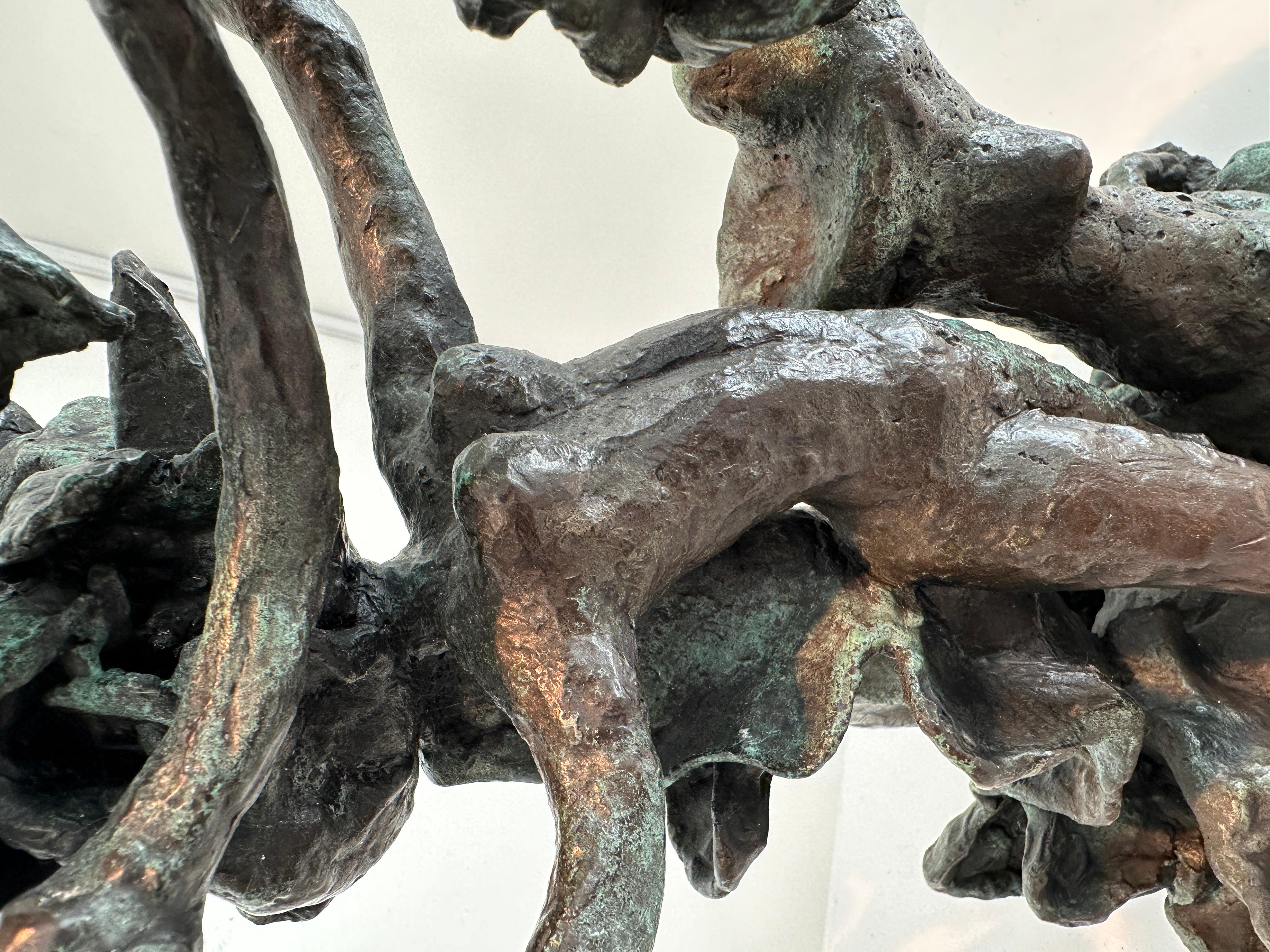 Donna che danza sugli alberi, scultura in bronzo di Yulla Lipchitz 2