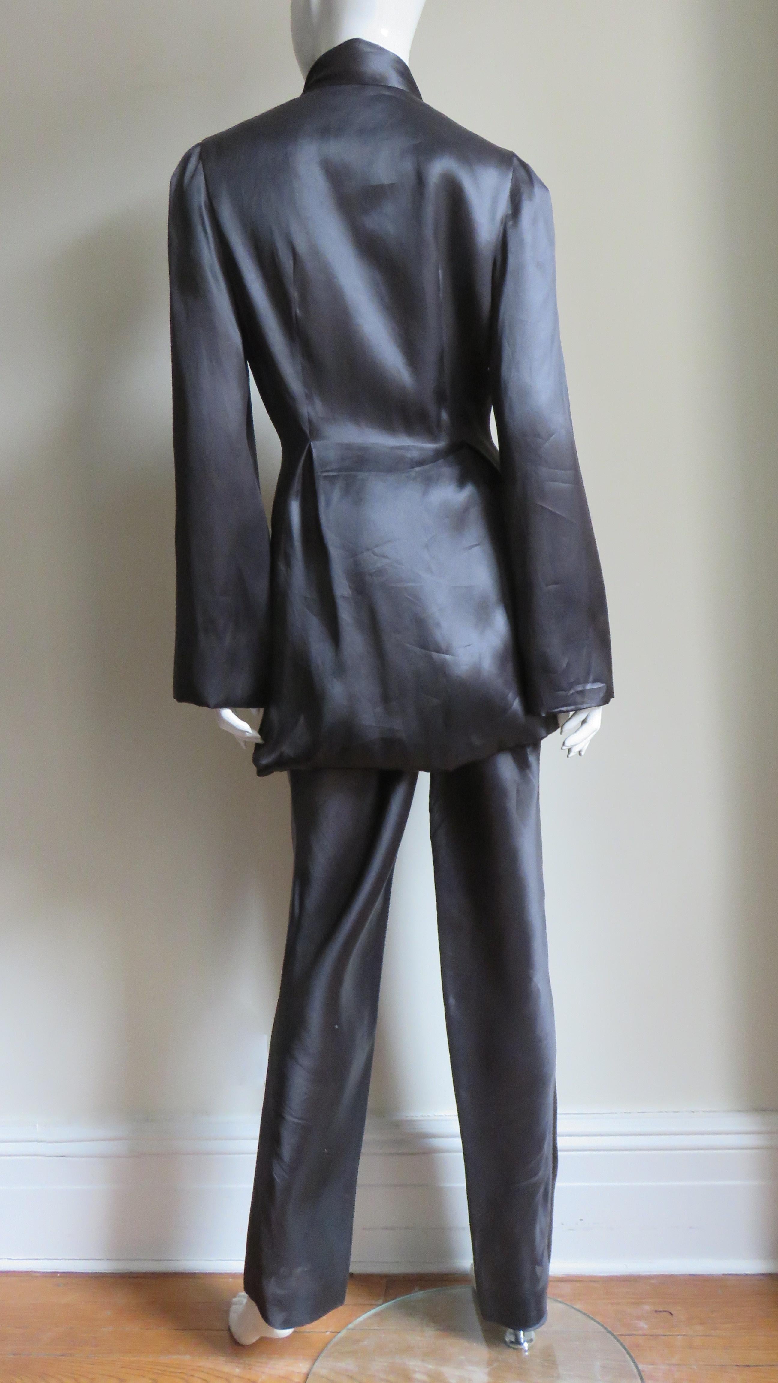 Yumi Eto - Tailleur pantalon de veste ajustable en soie en vente 9