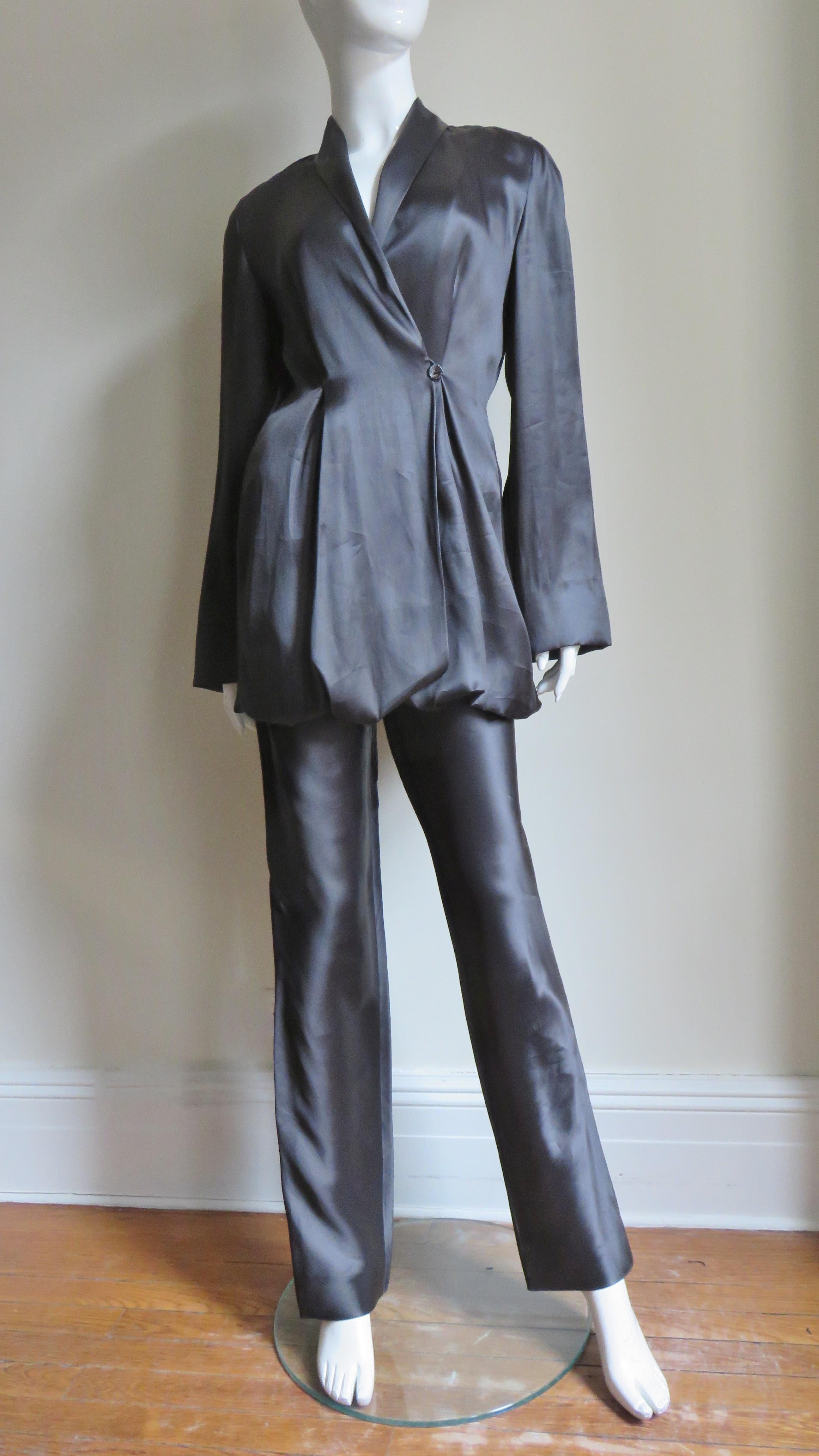 Yumi Eto - Tailleur pantalon de veste ajustable en soie en vente 3