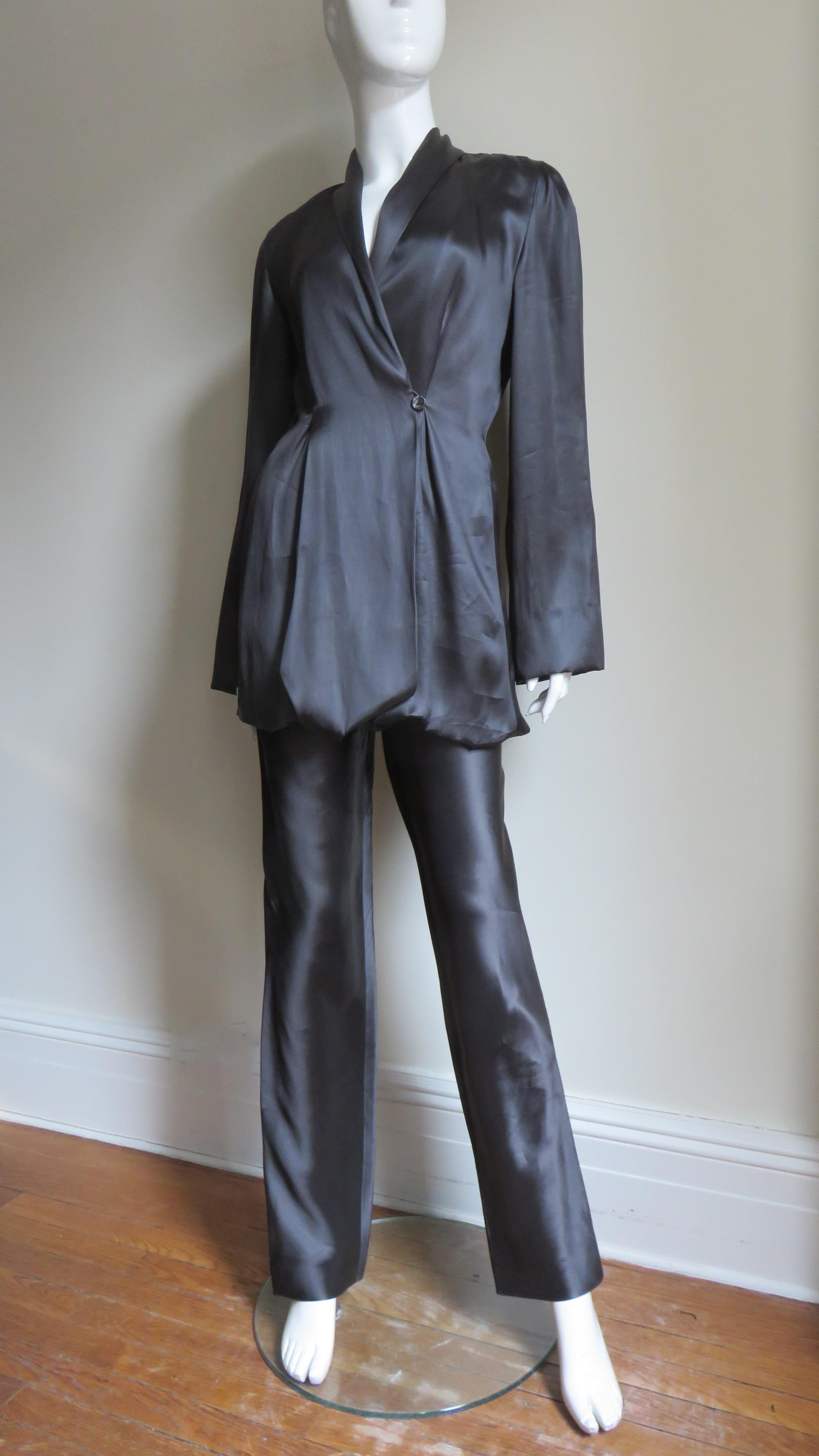 Yumi Eto - Tailleur pantalon de veste ajustable en soie en vente 4