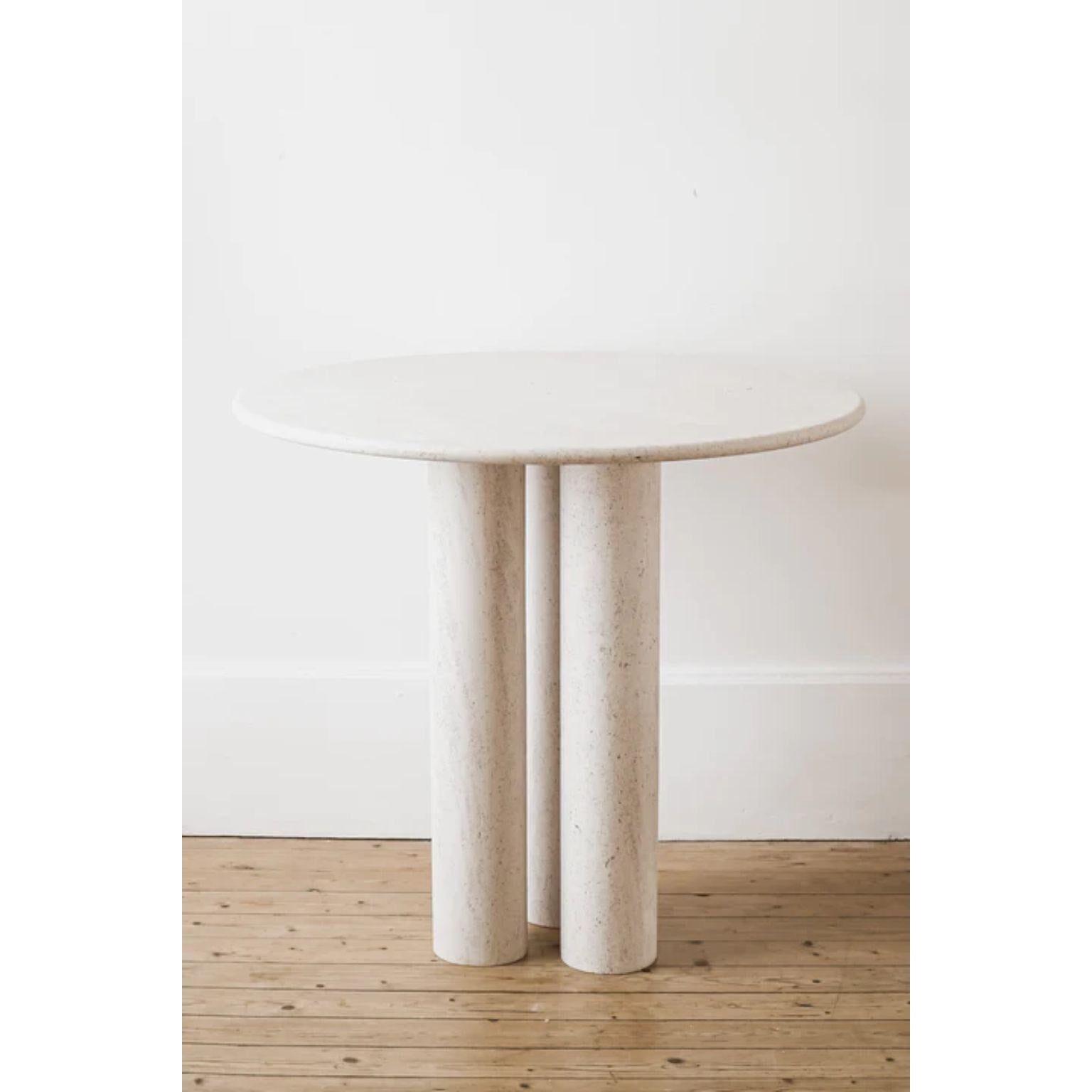 Table Yunuen 15 en mousseline de soie par La Lune
Dimensions : Ø 80 x H 73 cm : Ø 80 x H 73 cm.
MATERIAL : Buffon 15 Burgundy Stone. 

Produit en France. Traitement anti-tâches. Tailles sur mesure disponibles. Différentes finitions sont disponibles.