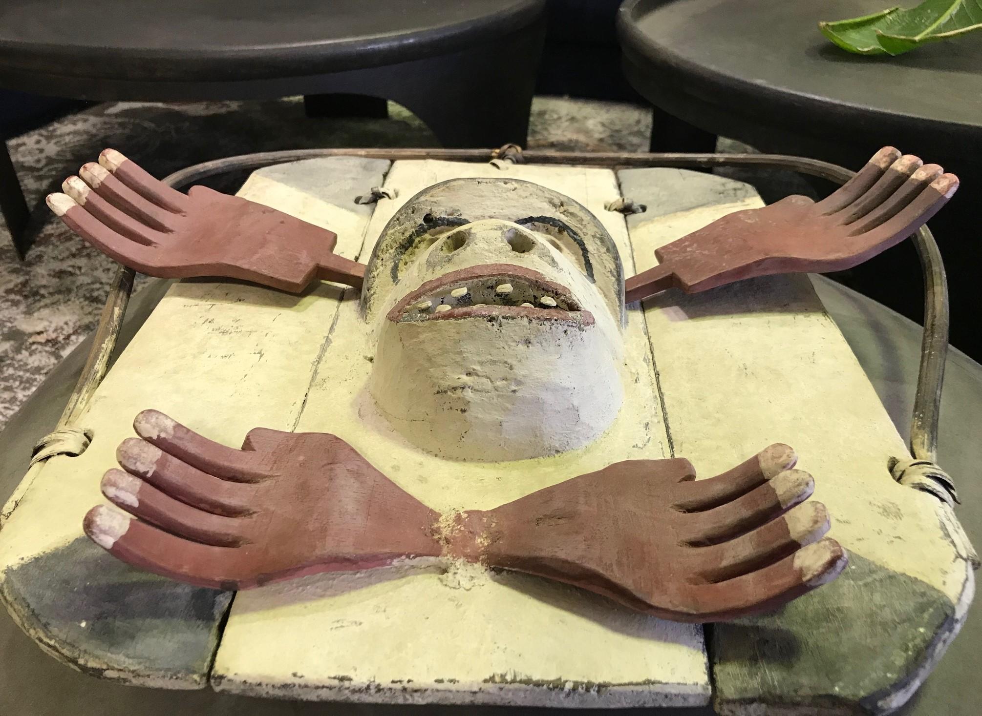 Yupik Yup'ik Native American Alaska Carved Polychrome Wood Anthropomorphic Mask For Sale 2