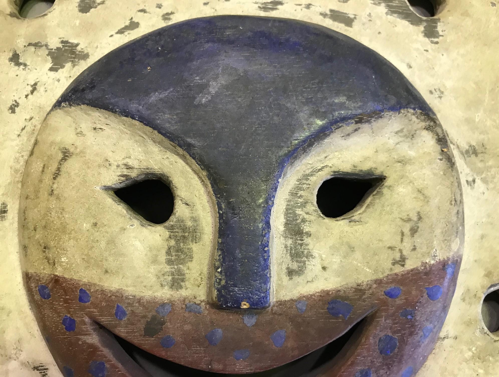 Yupik Yup'ik Native American Alaska Polychrome Wood Anthropomorphic Spirit Mask In Good Condition For Sale In Studio City, CA