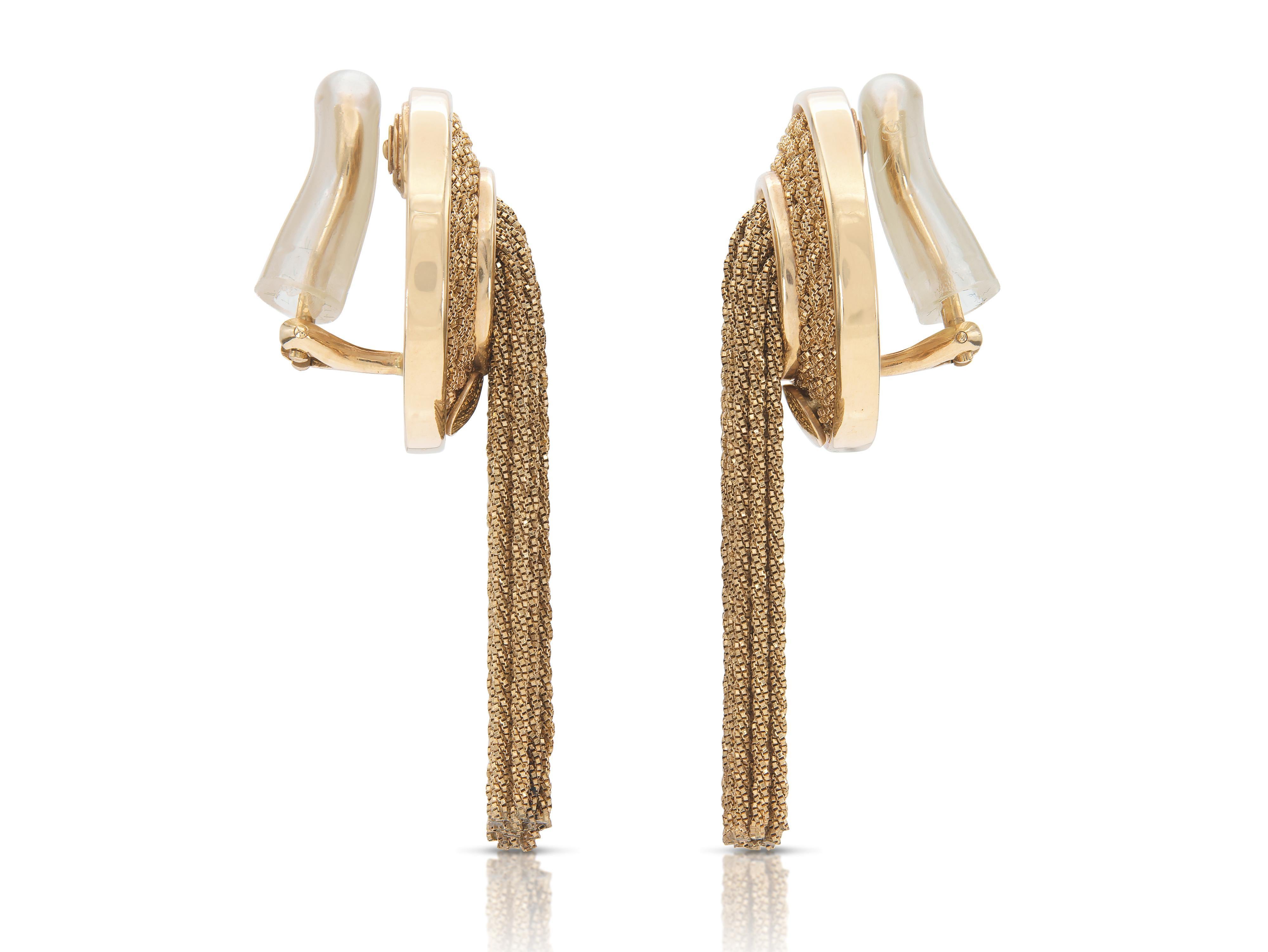 Yuri Ichihashi Gold Tassel Earrings In Good Condition For Sale In New York, NY