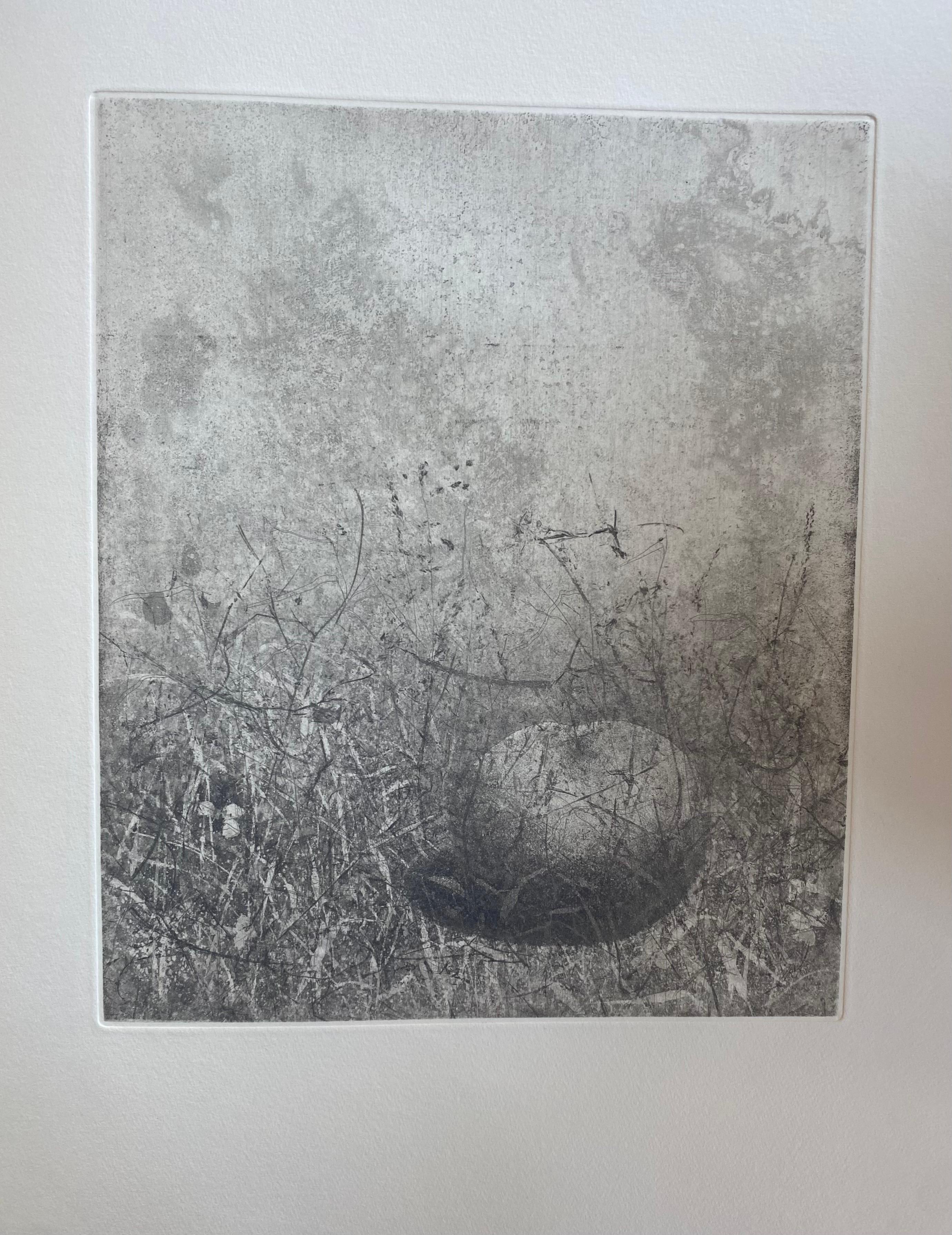 MI HERMANA - LA VIDA - Figurative Print Gris de Yuri Kuper