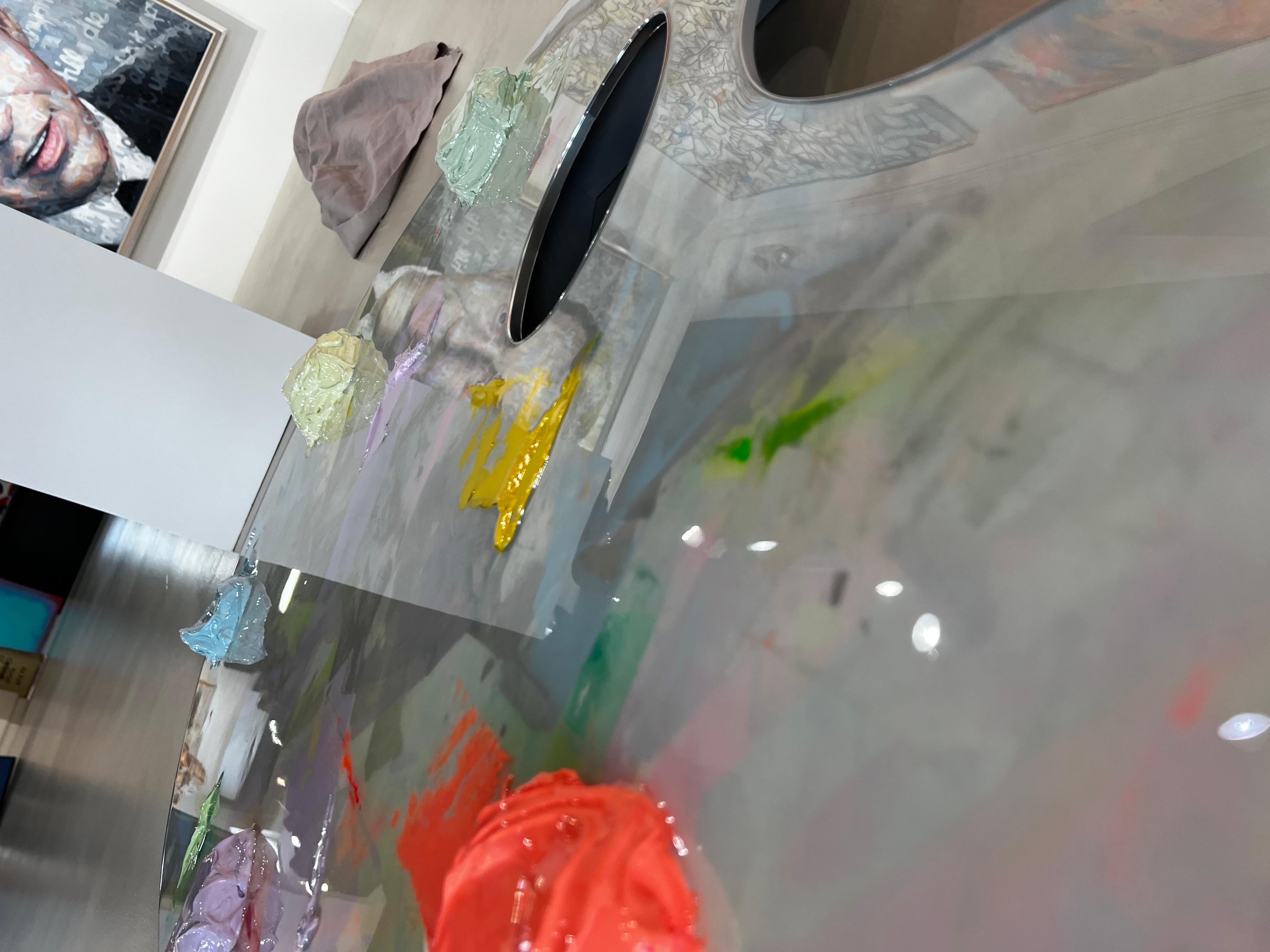 Yury è nato in Bielorussia. Si è laureato presso l'Accademia di Stato Bielorussa delle Arti. Dopo la laurea ha iniziato una carriera nel campo dell'illustrazione e della grafica, dipingendo nel tempo libero. Dopo diverse mostre personali di