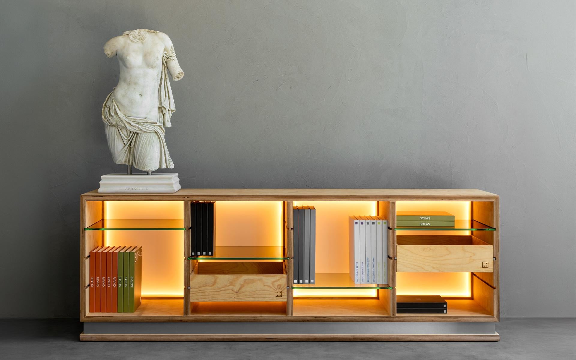 Yusu Console offers a solution where you can easily display and store your products. Yusu Console, made of durable beech plywood, offers customizable dimensions to suit your living spaces and provides flexible use thanks to its removable glass
