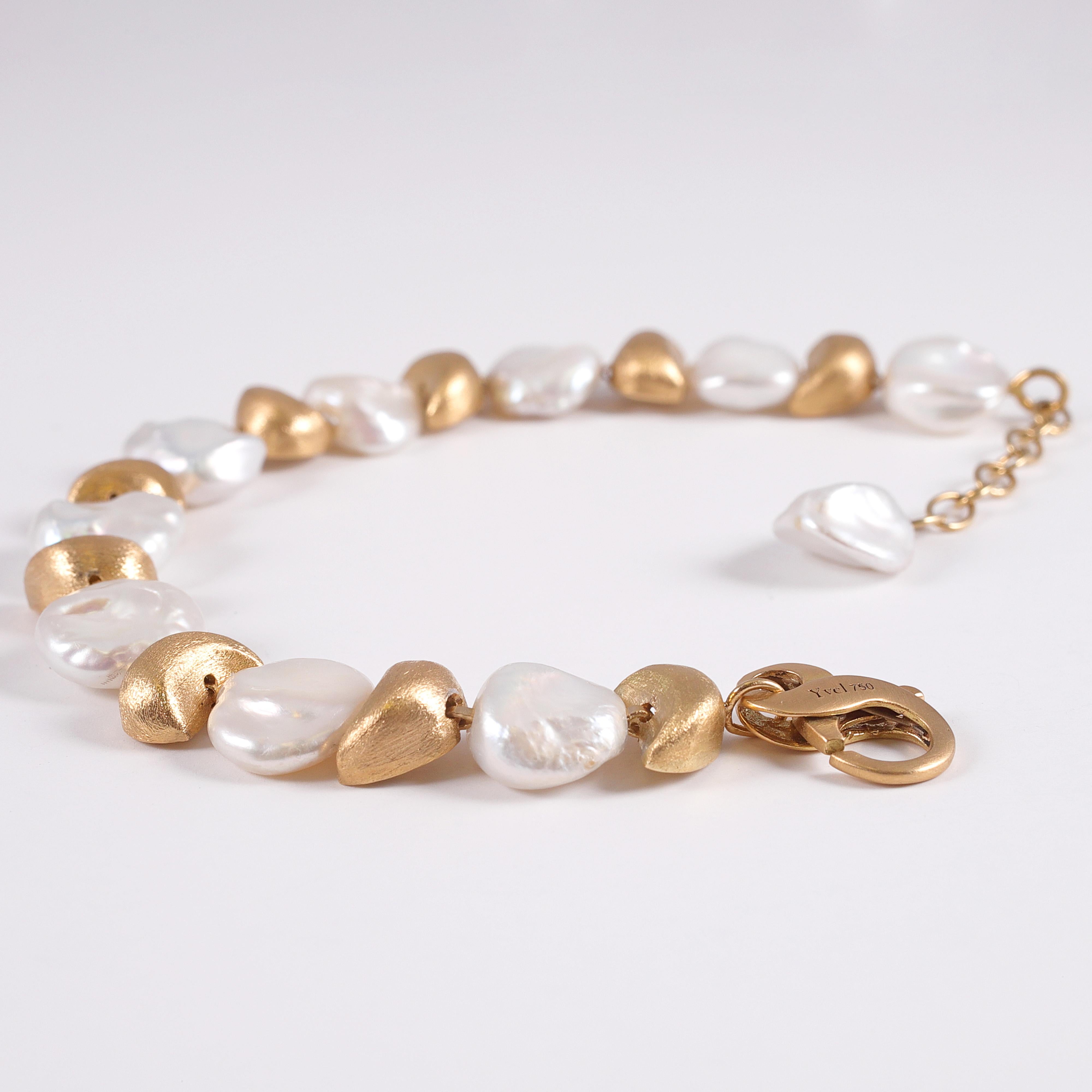 Yvel 18 Karat Gold and Pearl Bracelet 4