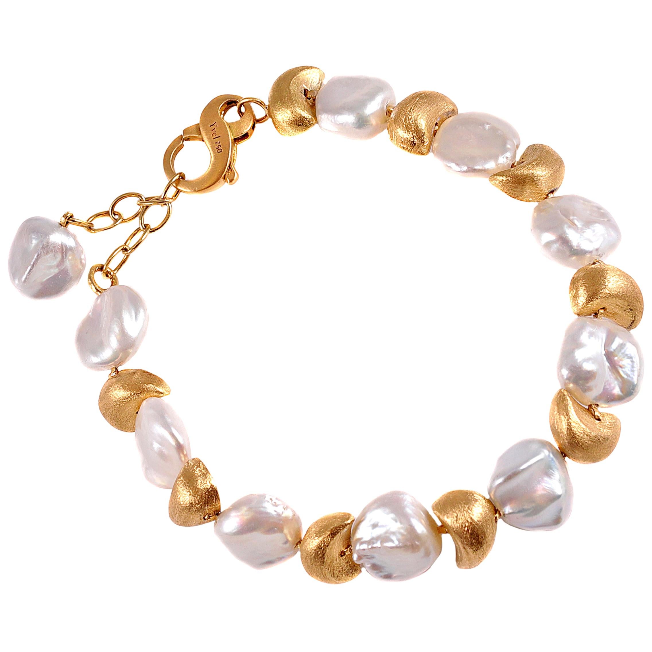 Yvel 18 Karat Gold and Pearl Bracelet For Sale
