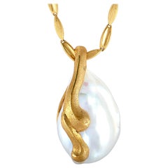 Yvel 18 Karat Yellow Gold and Pearl Dangle Pendant Beaded Necklace