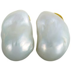 Yvel 18 Karat Yellow Gold Pearl Clip-On Earrings