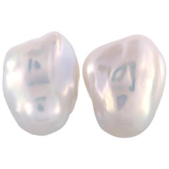 Yvel 18 Karat Yellow Gold Pearl Clip-On Earrings