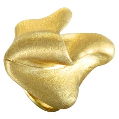 Yvel 18 Karat Yellow Gold Ring