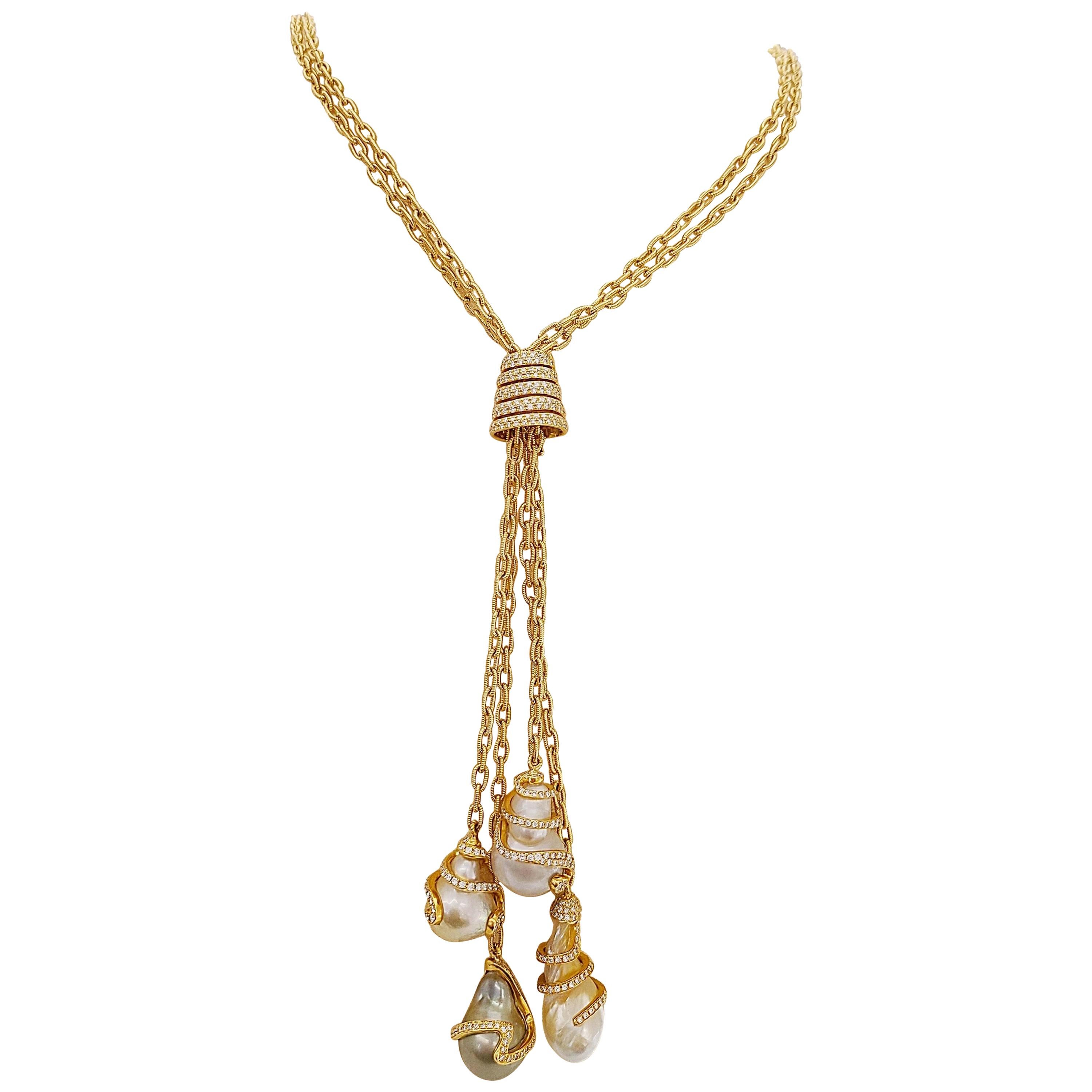 Yvel Collana lunga in oro 18 carati con perle barocche e diamanti da 6,55  carati in vendita su 1stDibs