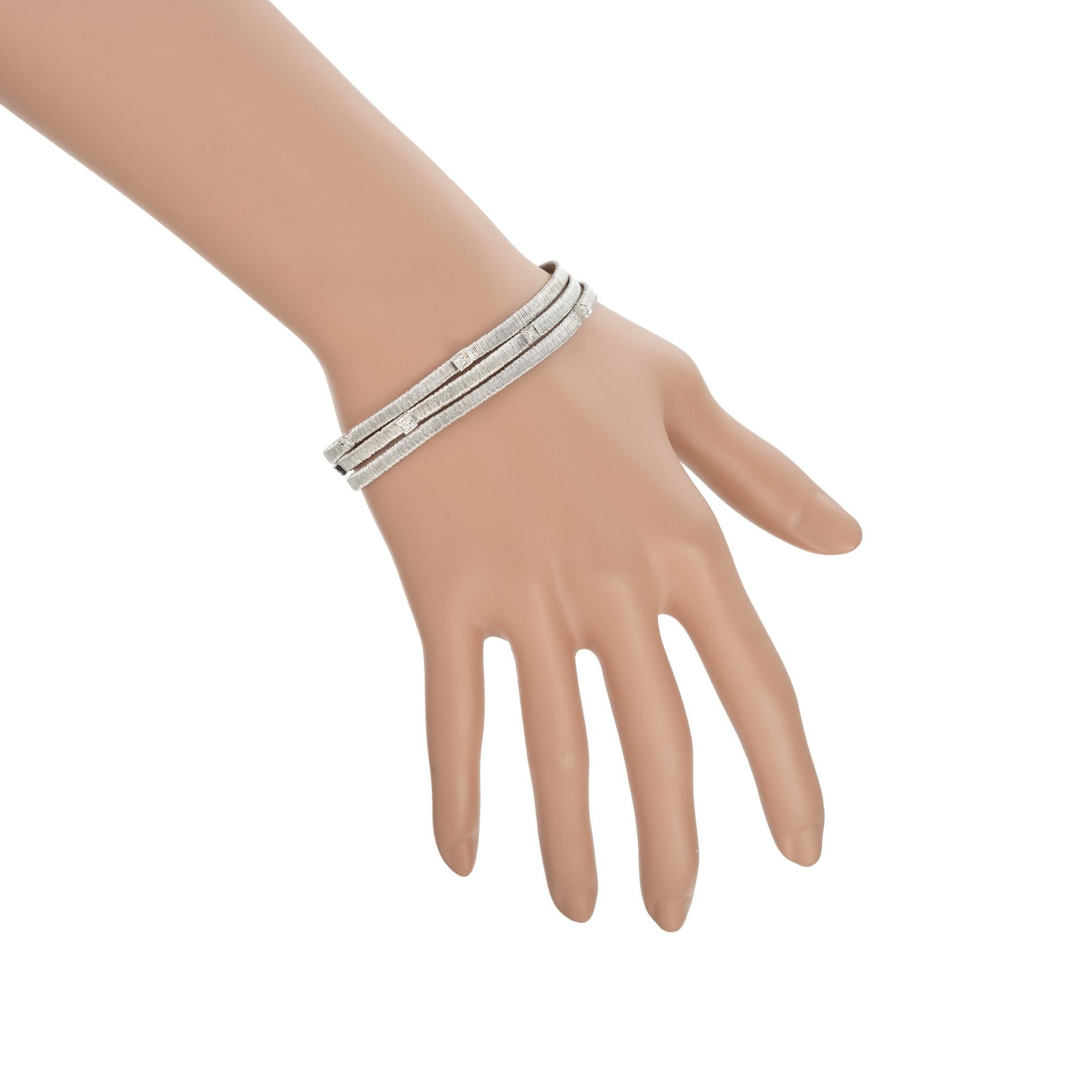 Donna Yvel, bracciale a tre file in oro bianco da 21 carati, con struttura a tre file in vendita