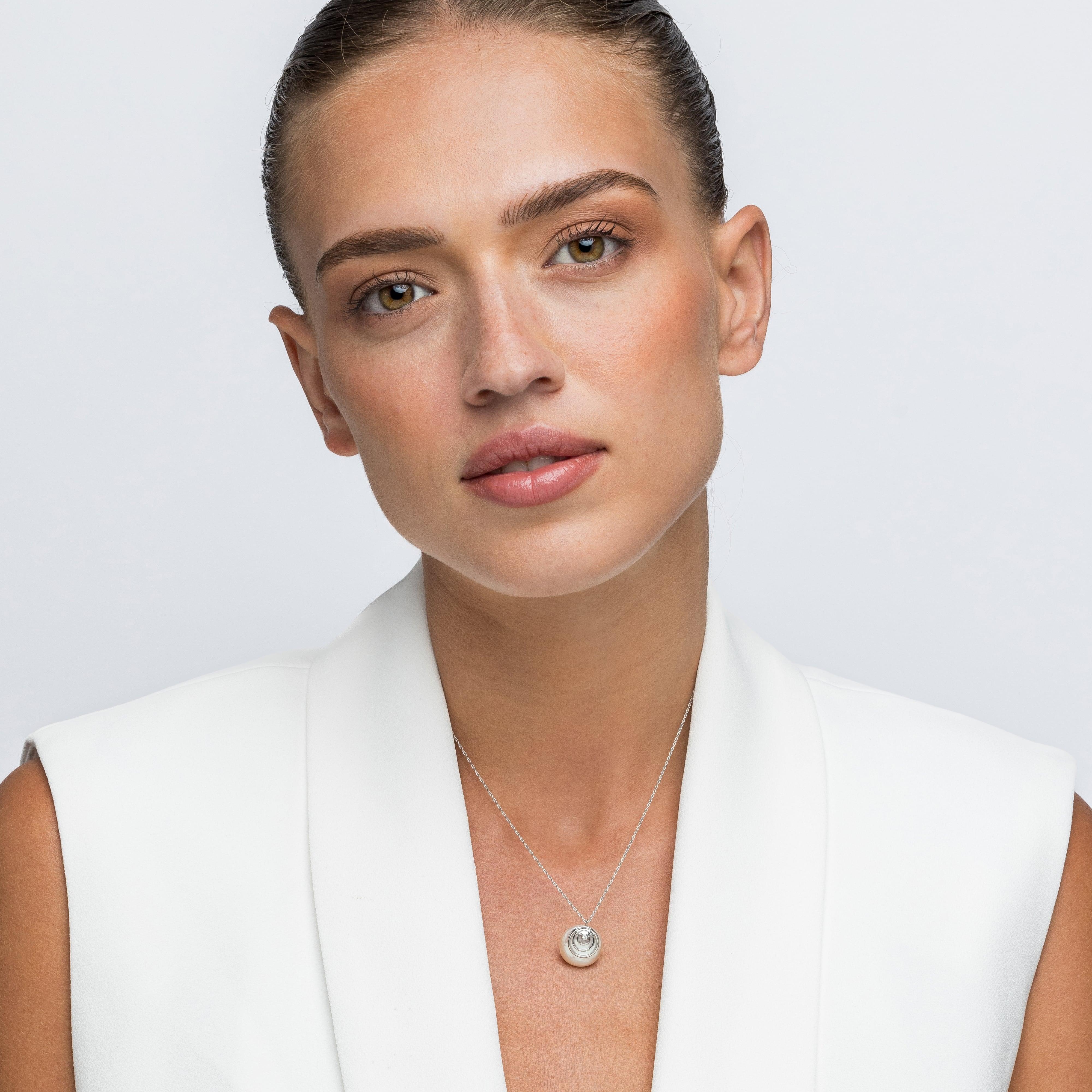 Brilliant Cut Yvel Biwa Flat Freshwater Coin Pearl Diamond Necklace in 18K White Gold For Sale