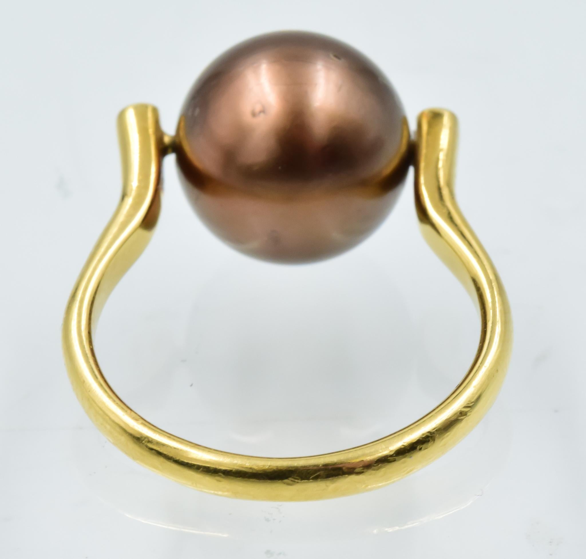 Women's or Men's Yvel Chocolate Pearl Ring 18 Karat Yellow Gold Small Diamond Accent