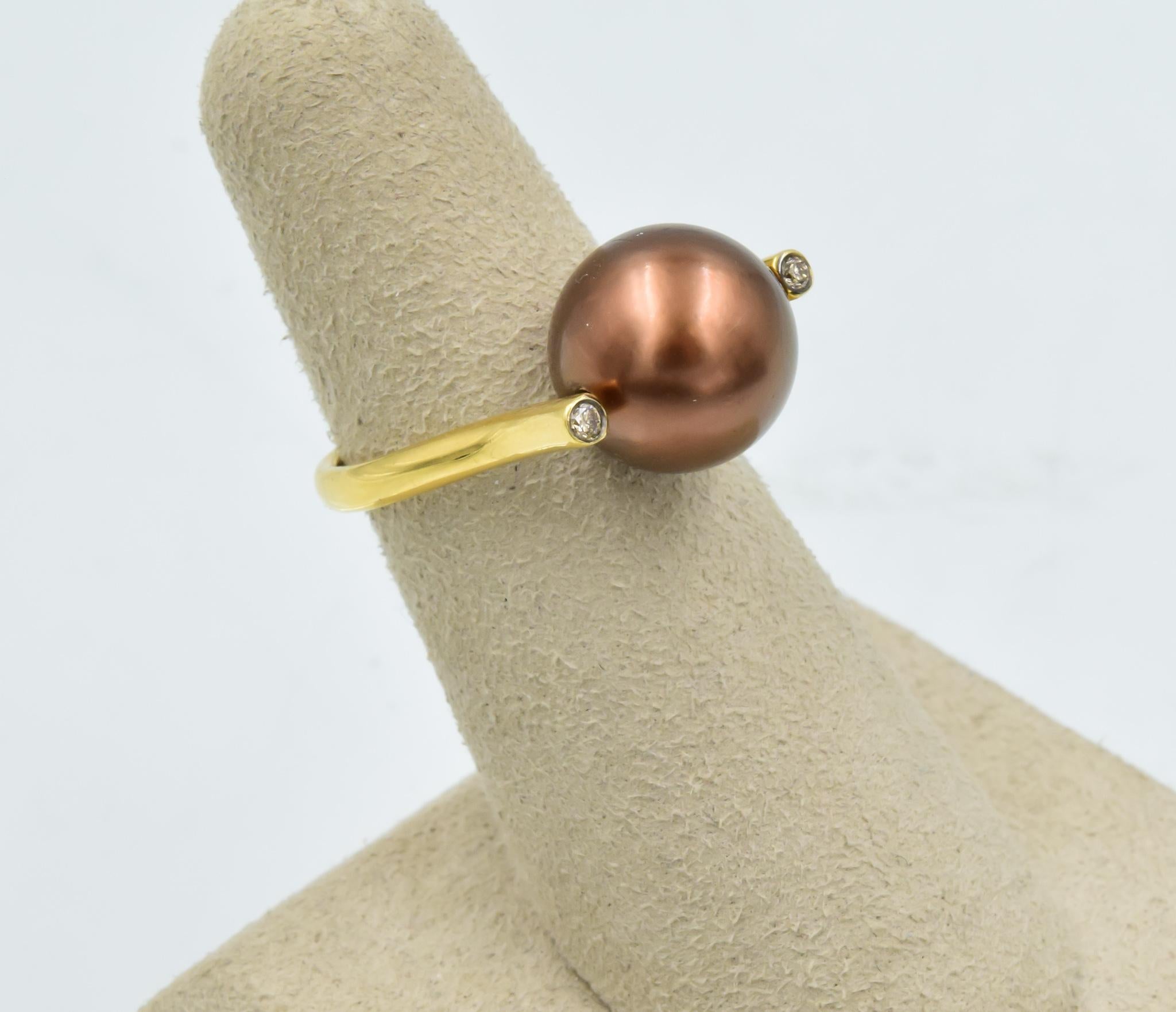 Yvel Chocolate Pearl Ring 18 Karat Yellow Gold Small Diamond Accent 2