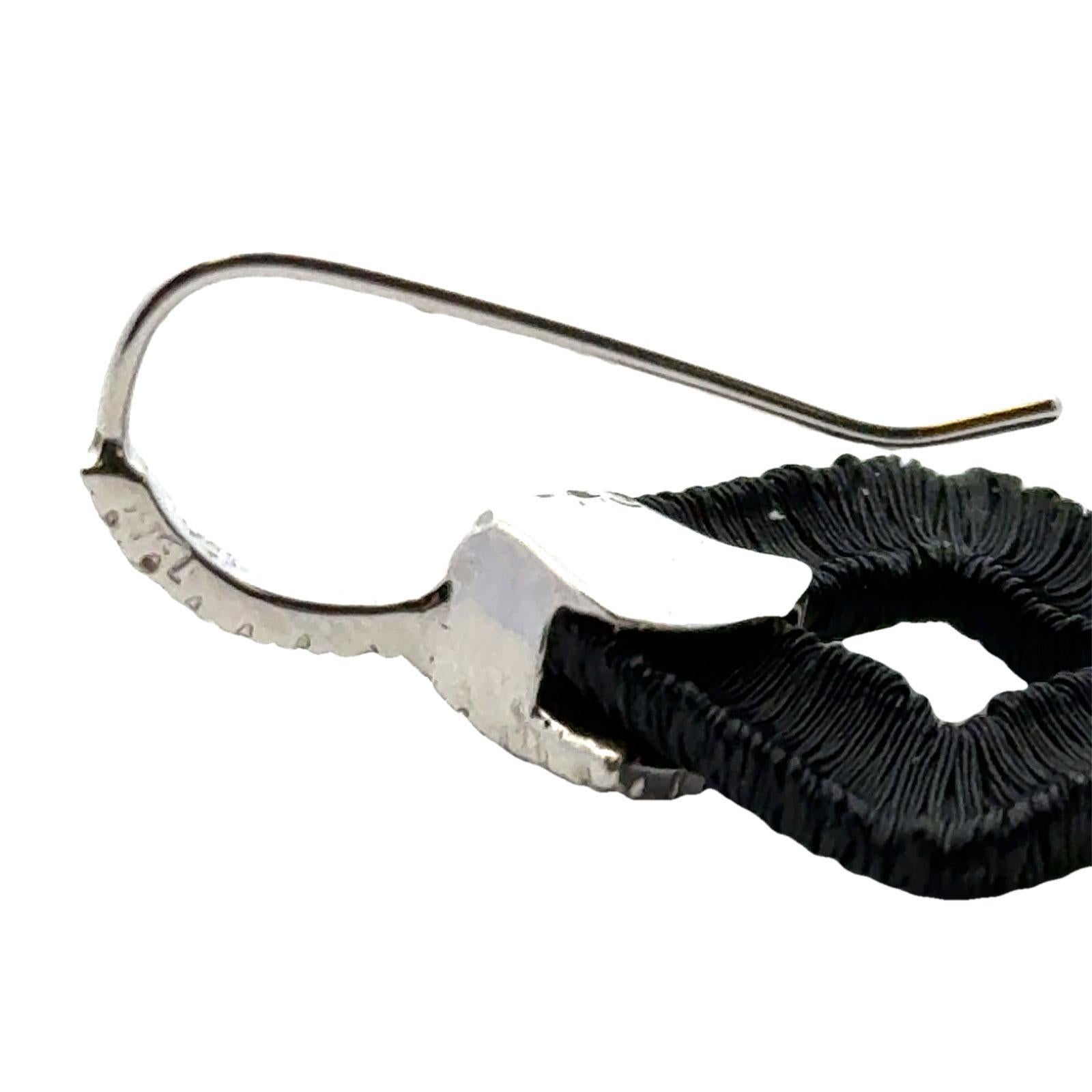 Yvel Orecchini a goccia quadrati con diamante in oro bianco e nero 18 carati In condizioni ottime in vendita a Boca Raton, FL